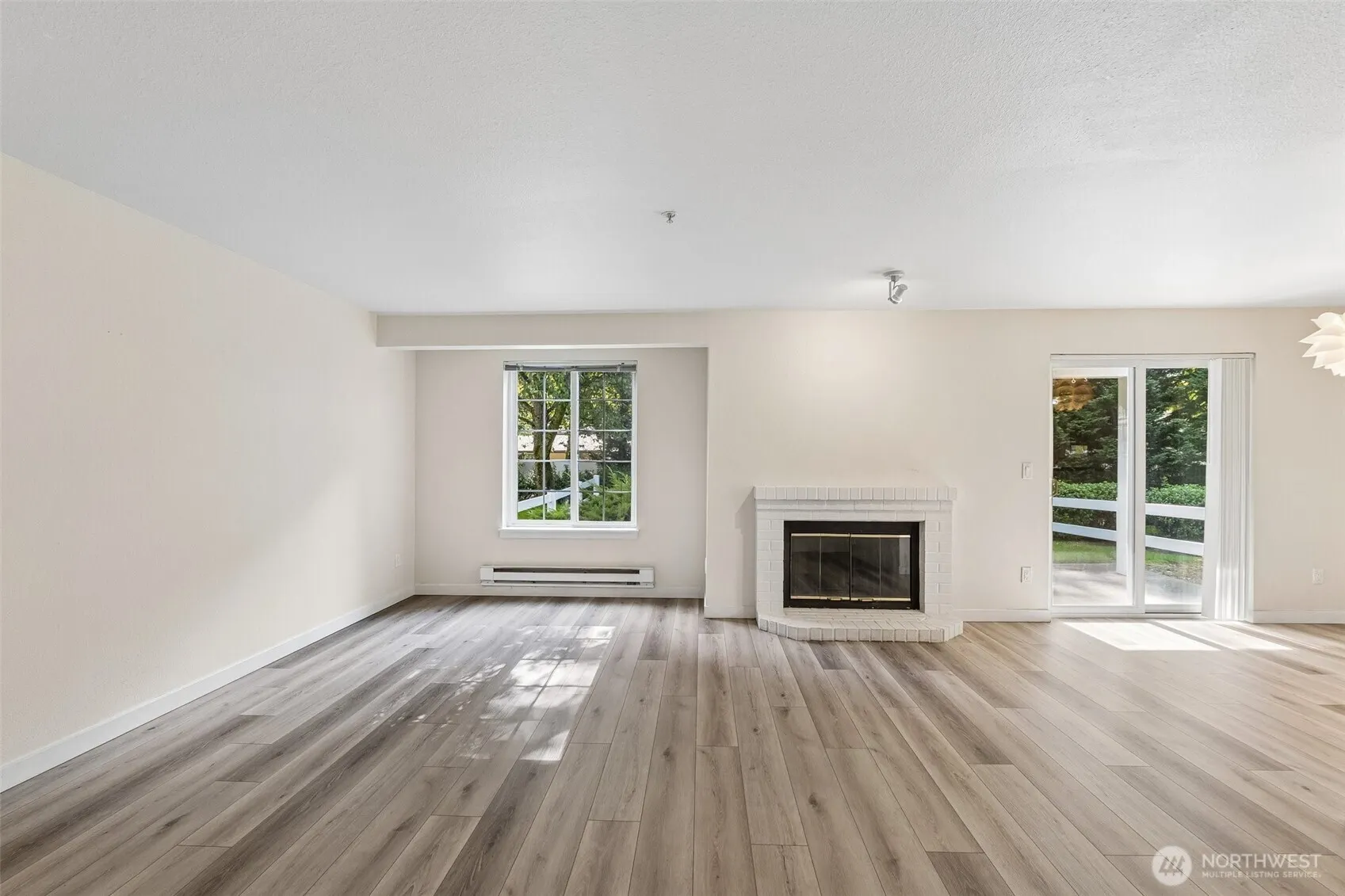 10619 SE 261st Place #E106, Kent, WA 98030