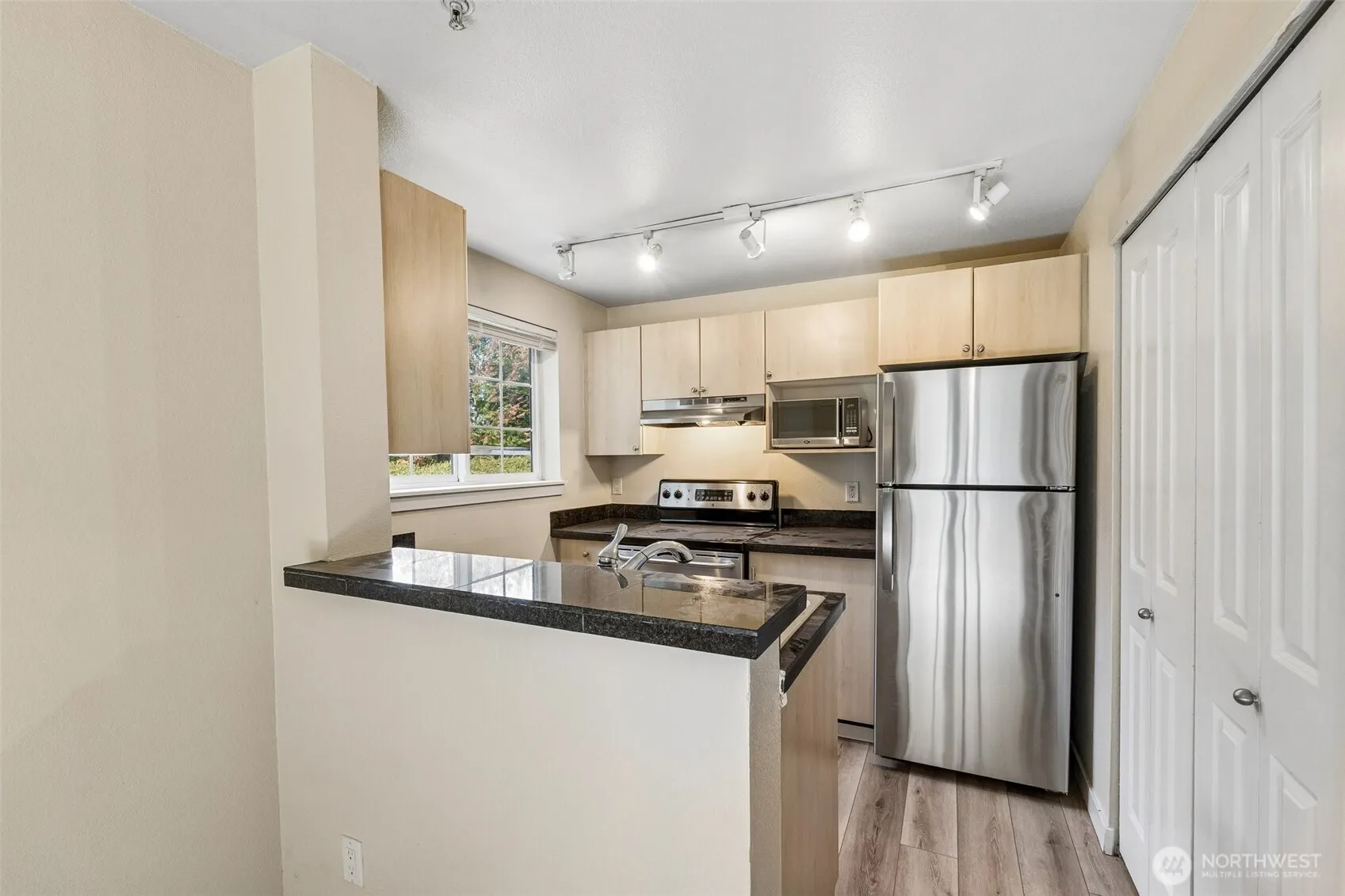 10619 SE 261st Place #E106, Kent, WA 98030