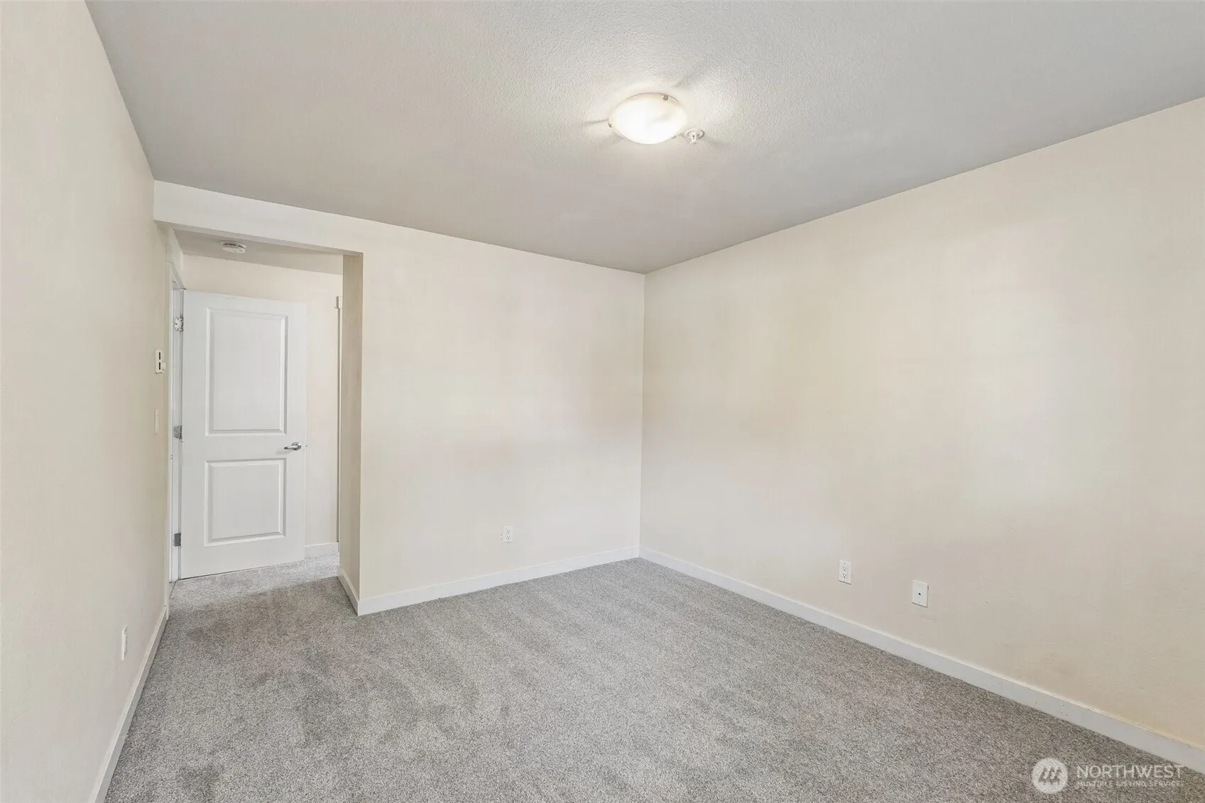 10619 SE 261st Place #E106, Kent, WA 98030