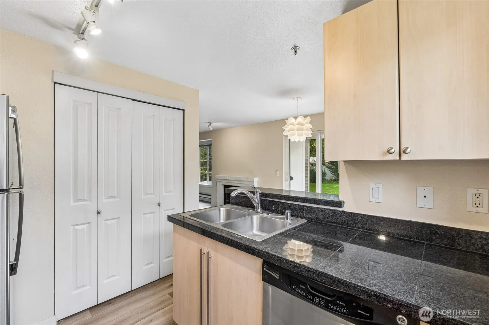 10619 SE 261st Place #E106, Kent, WA 98030