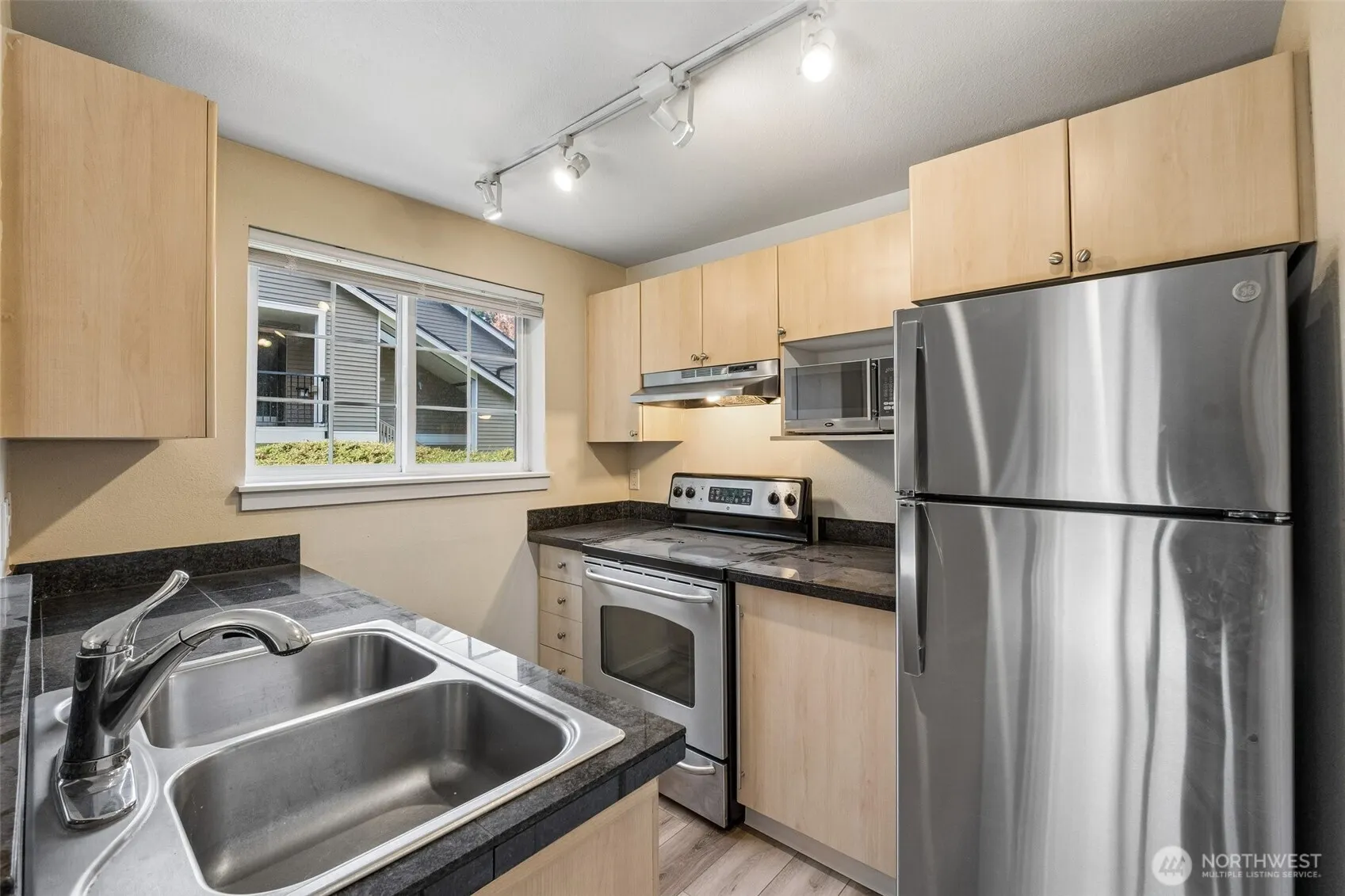 10619 SE 261st Place #E106, Kent, WA 98030