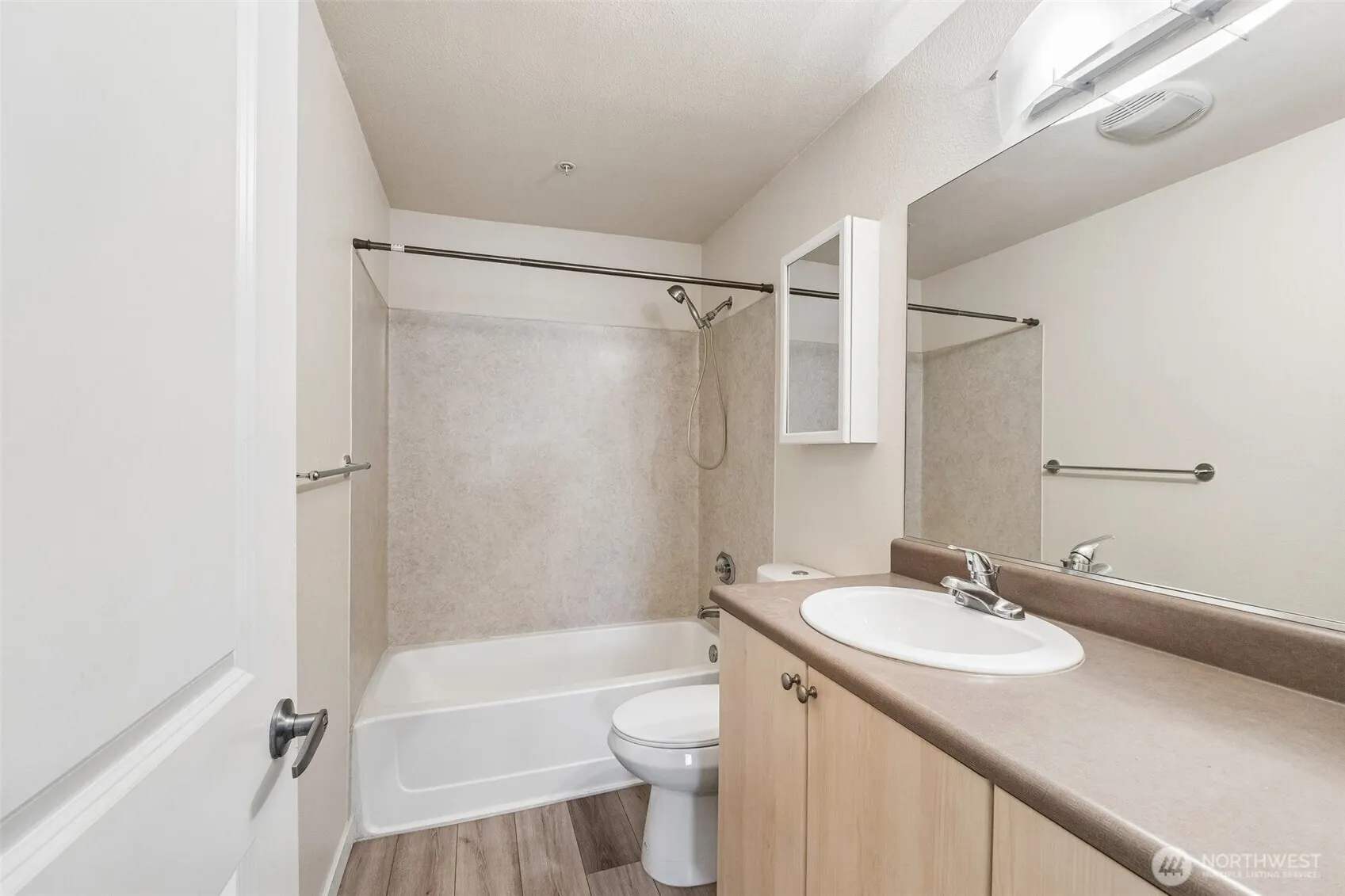 10619 SE 261st Place #E106, Kent, WA 98030