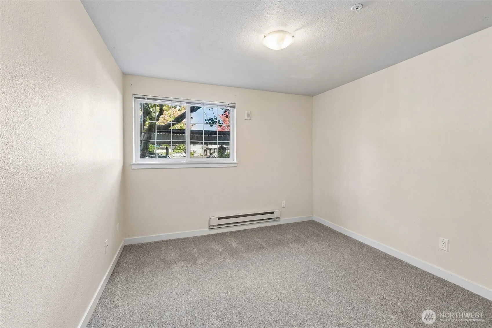 10619 SE 261st Place #E106, Kent, WA 98030