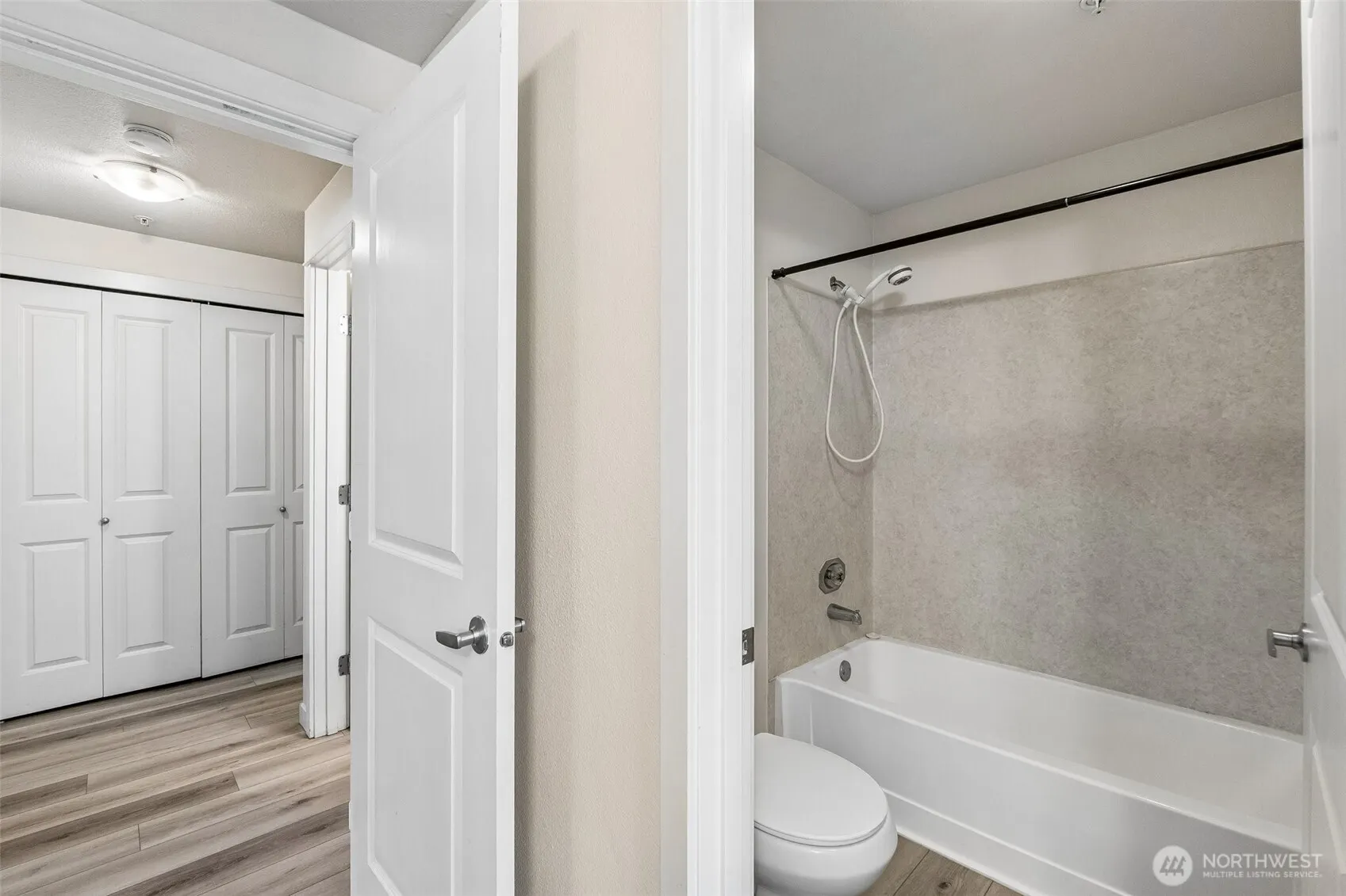 10619 SE 261st Place #E106, Kent, WA 98030
