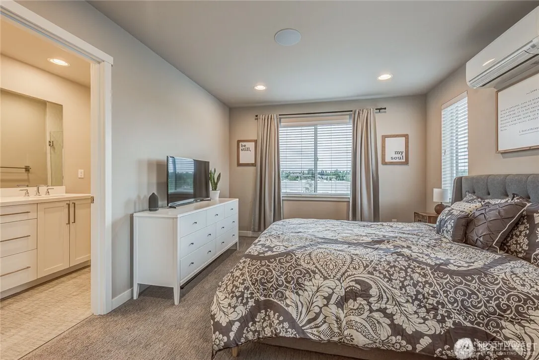 16021 Manor Way #E4, Lynnwood, WA 98087