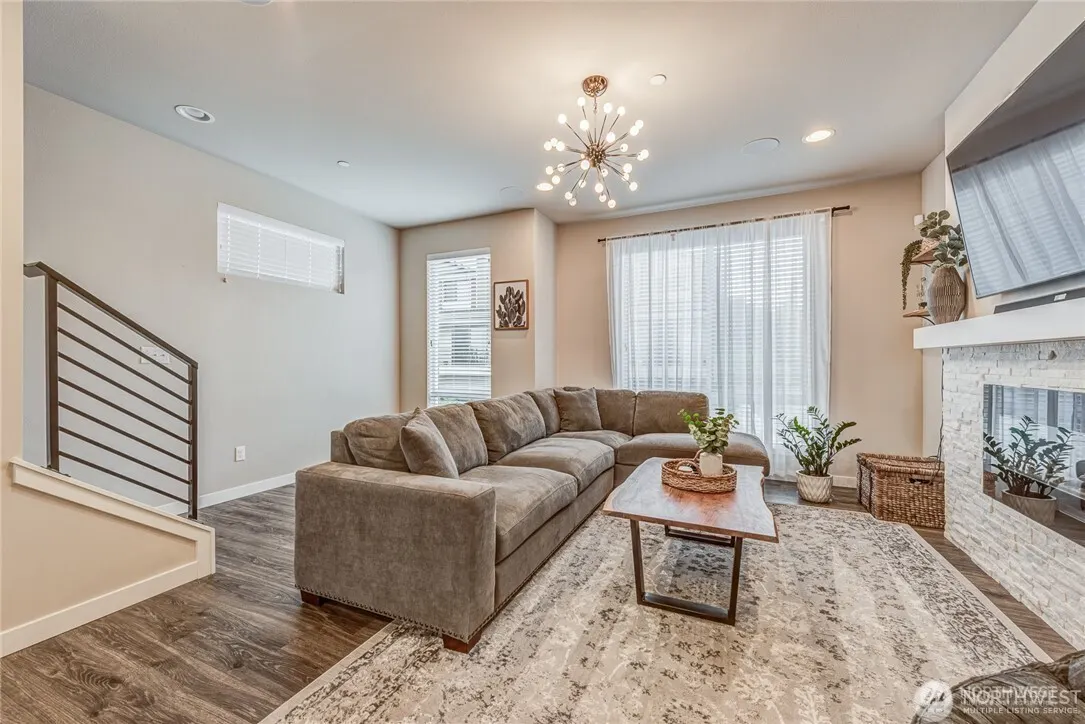 16021 Manor Way #E4, Lynnwood, WA 98087