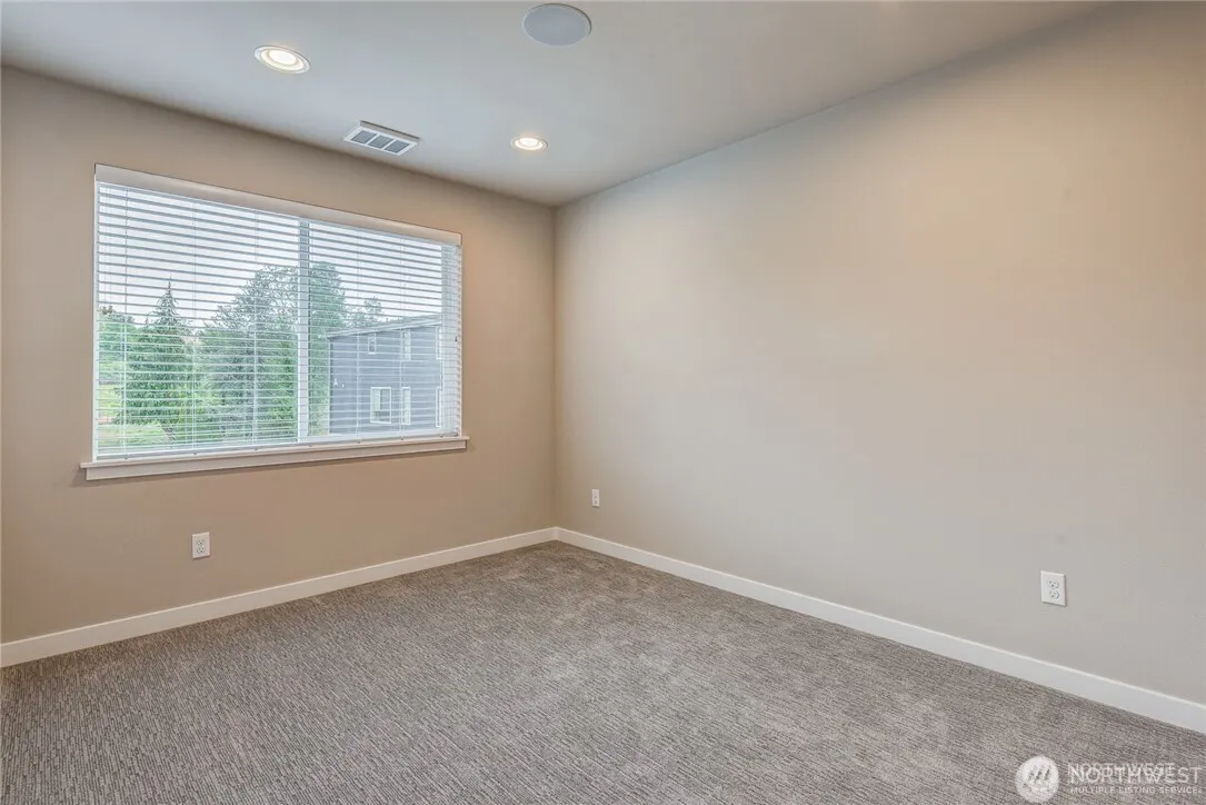 16021 Manor Way #E4, Lynnwood, WA 98087