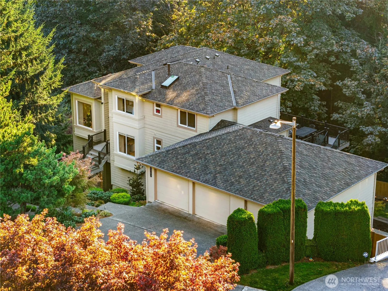 5753 152nd Avenue SE, Bellevue, WA 98006