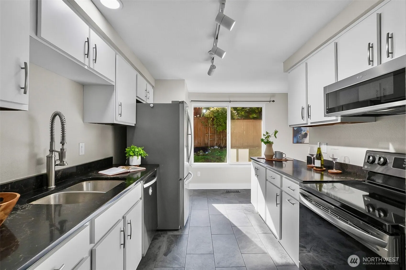 15723 NE 109th Street , Redmond, WA 98052