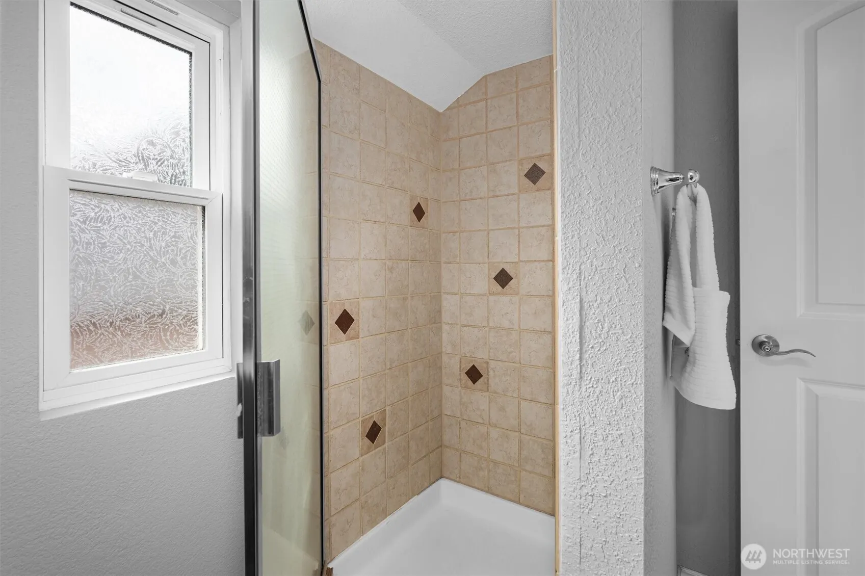 2958 Kennewick Pl Place NE, Renton, WA 98056