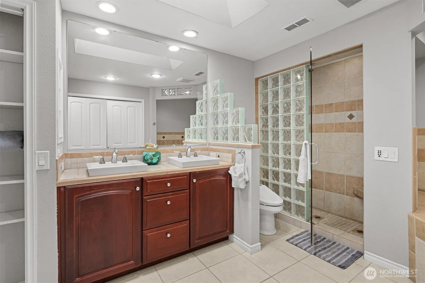 2958 Kennewick Pl Place NE, Renton, WA 98056