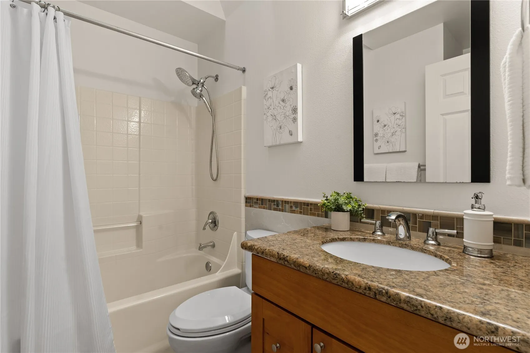 11212 122nd Lane NE #7, Kirkland, WA 98033