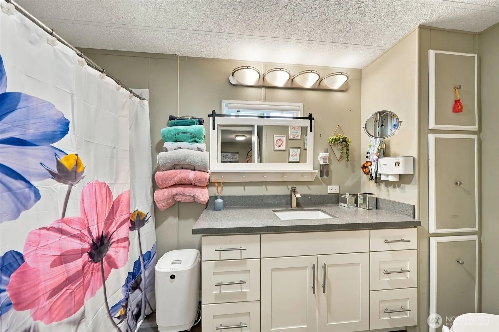 17312 Woodcrest Drive NE #113, Bothell, WA 98011