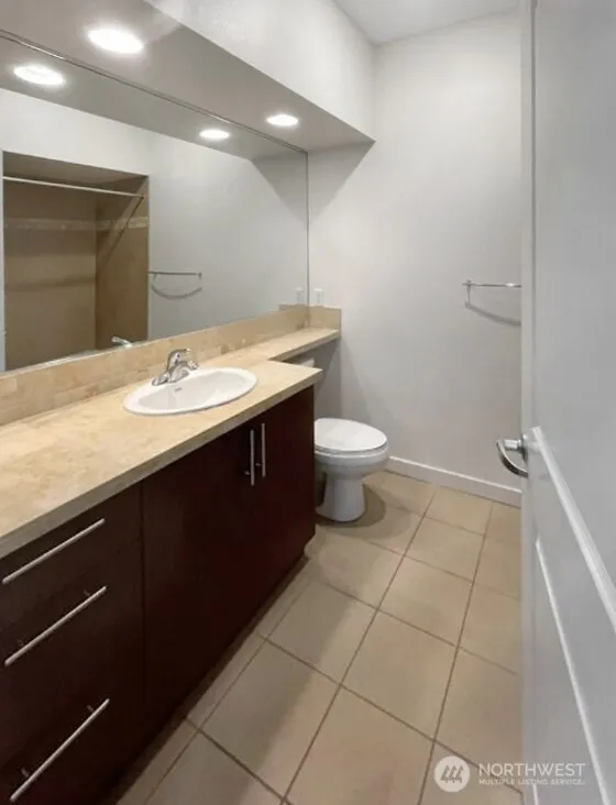 211 Kirkland Avenue #519, Kirkland, WA 98033