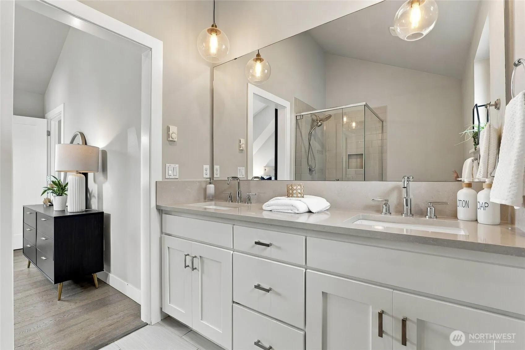 22743 SE 14th Court #14, Sammamish, WA 98075