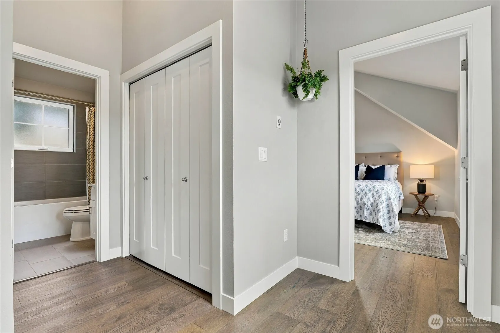22743 SE 14th Court #14, Sammamish, WA 98075