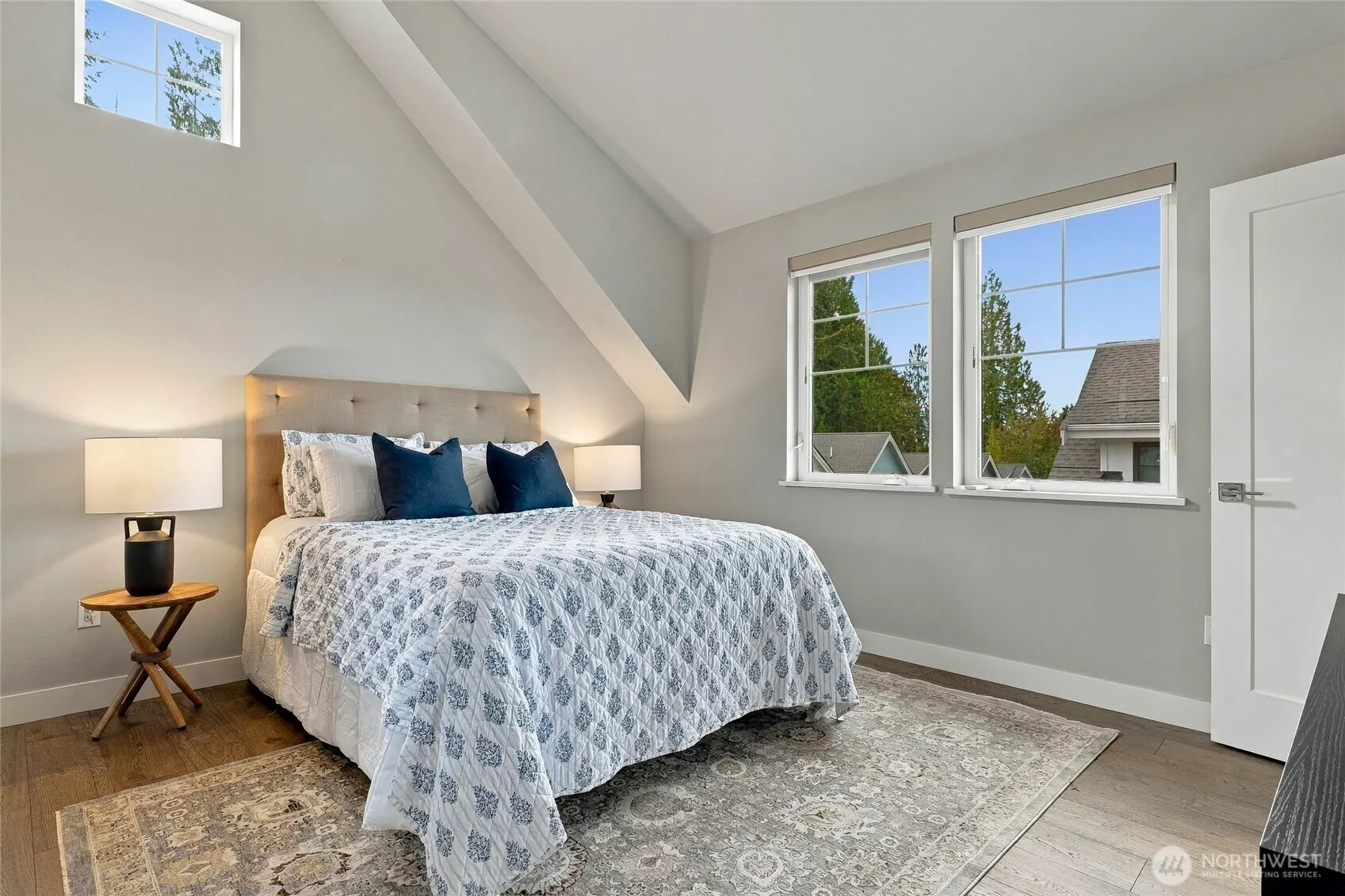 22743 SE 14th Court #14, Sammamish, WA 98075