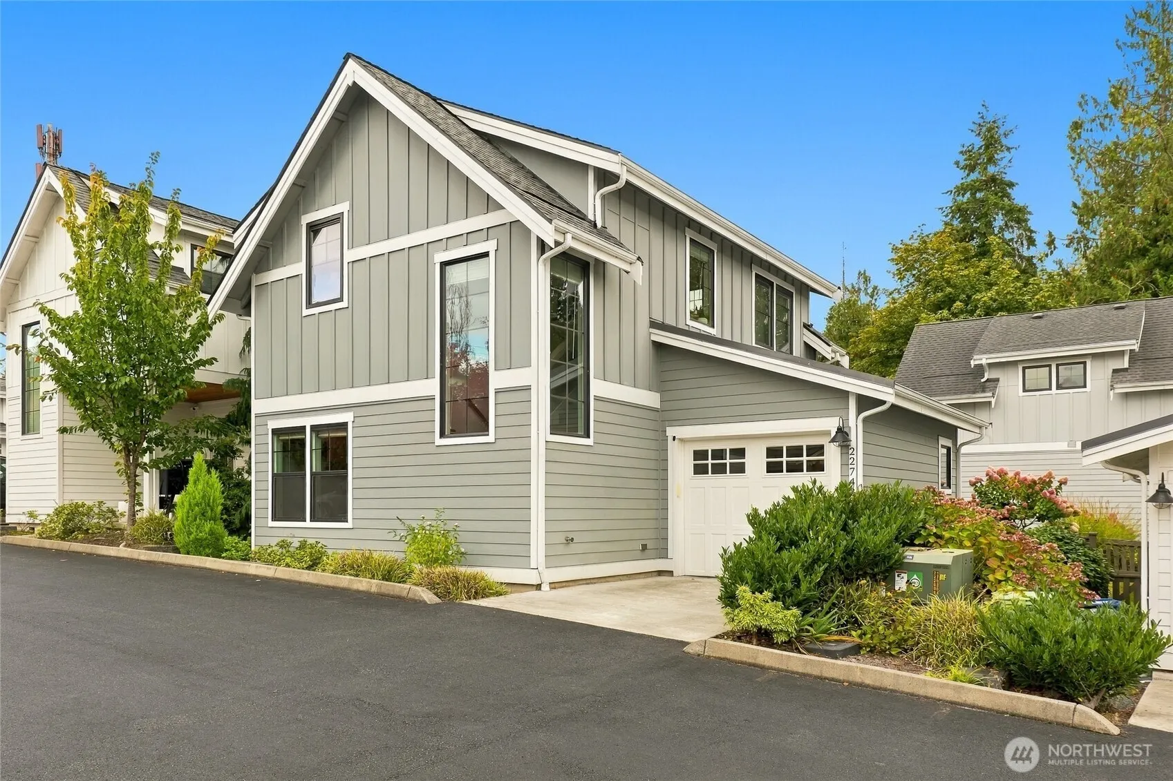 22743 SE 14th Court #14, Sammamish, WA 98075