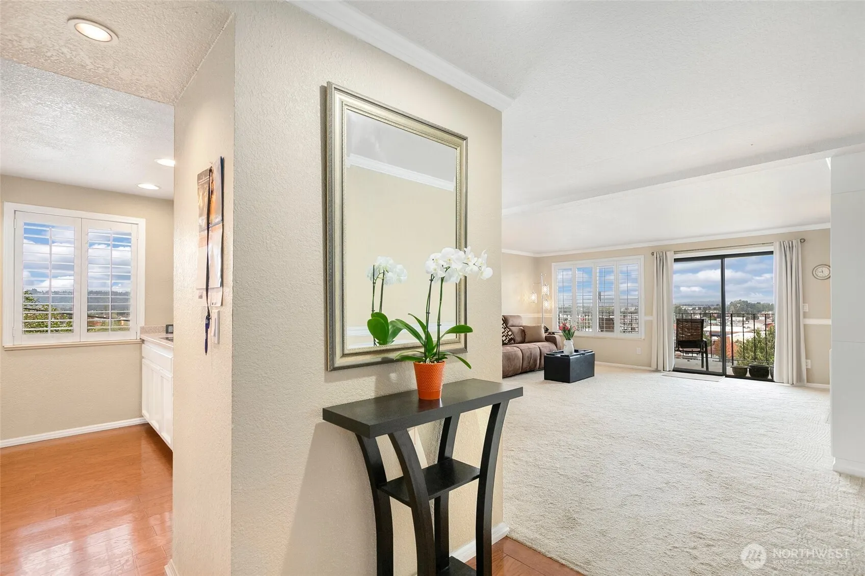 317 Kennebeck Avenue S #204, Kent, WA 98030