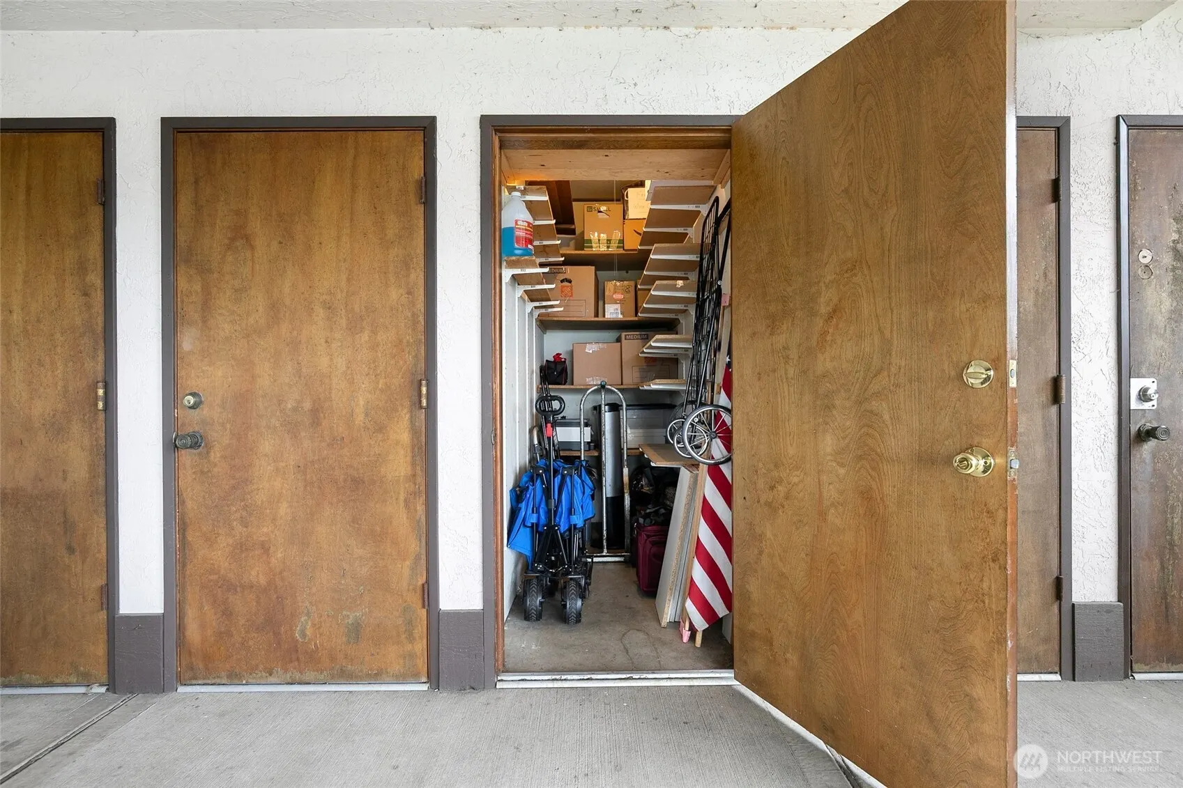 317 Kennebeck Avenue S #204, Kent, WA 98030