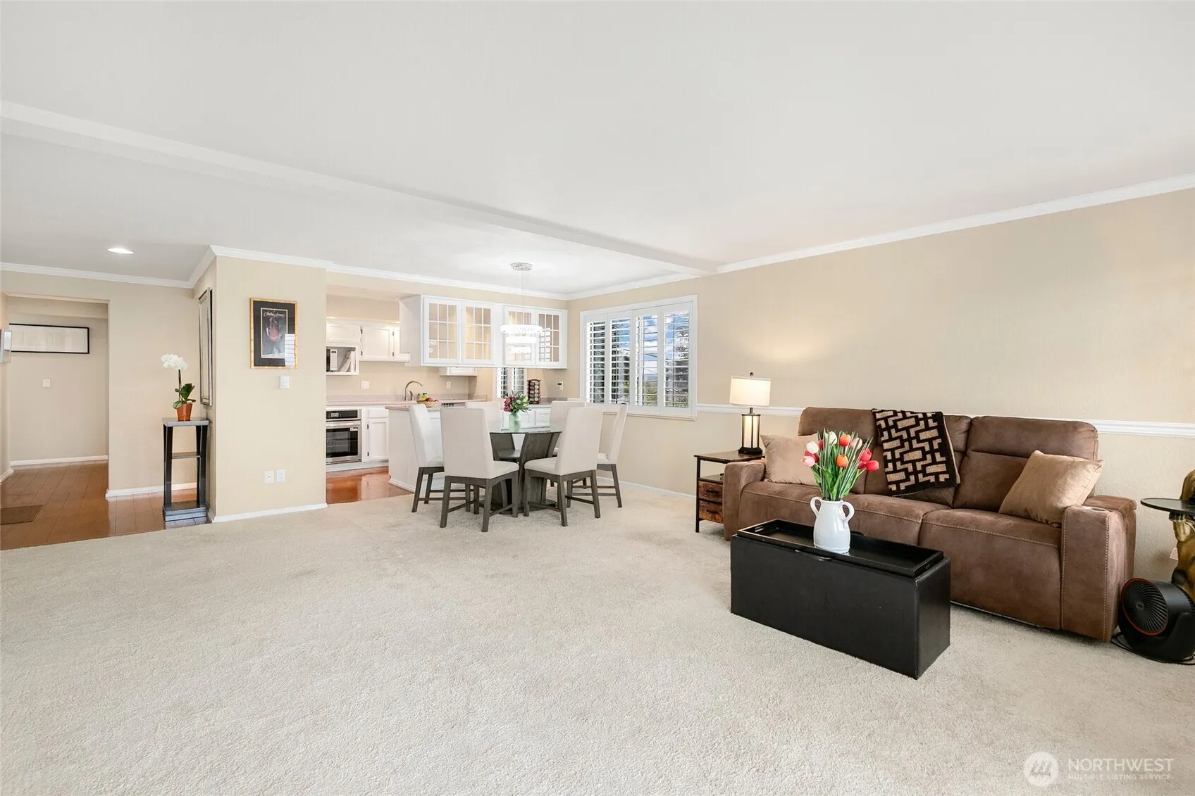 317 Kennebeck Avenue S #204, Kent, WA 98030
