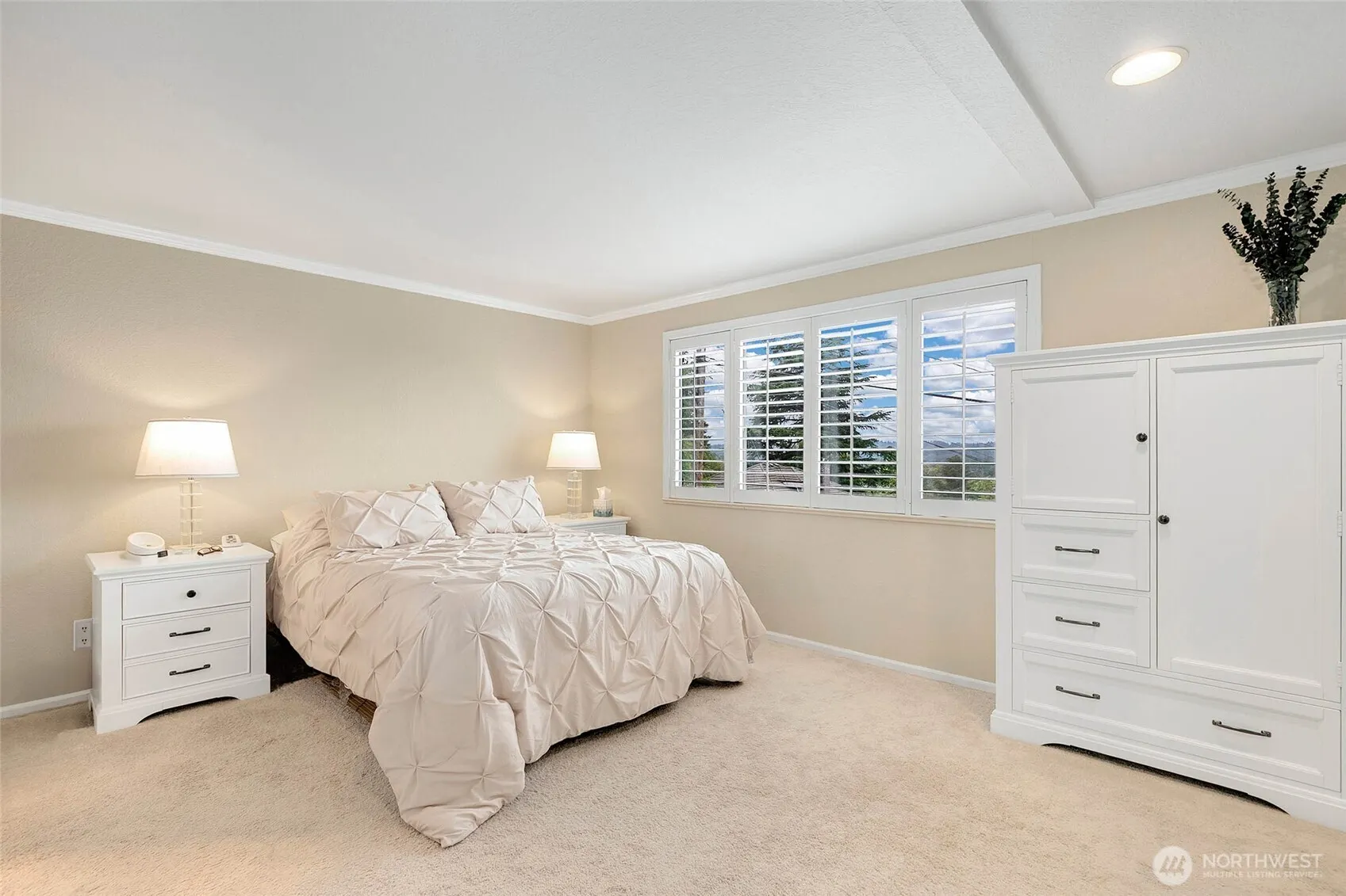 317 Kennebeck Avenue S #204, Kent, WA 98030