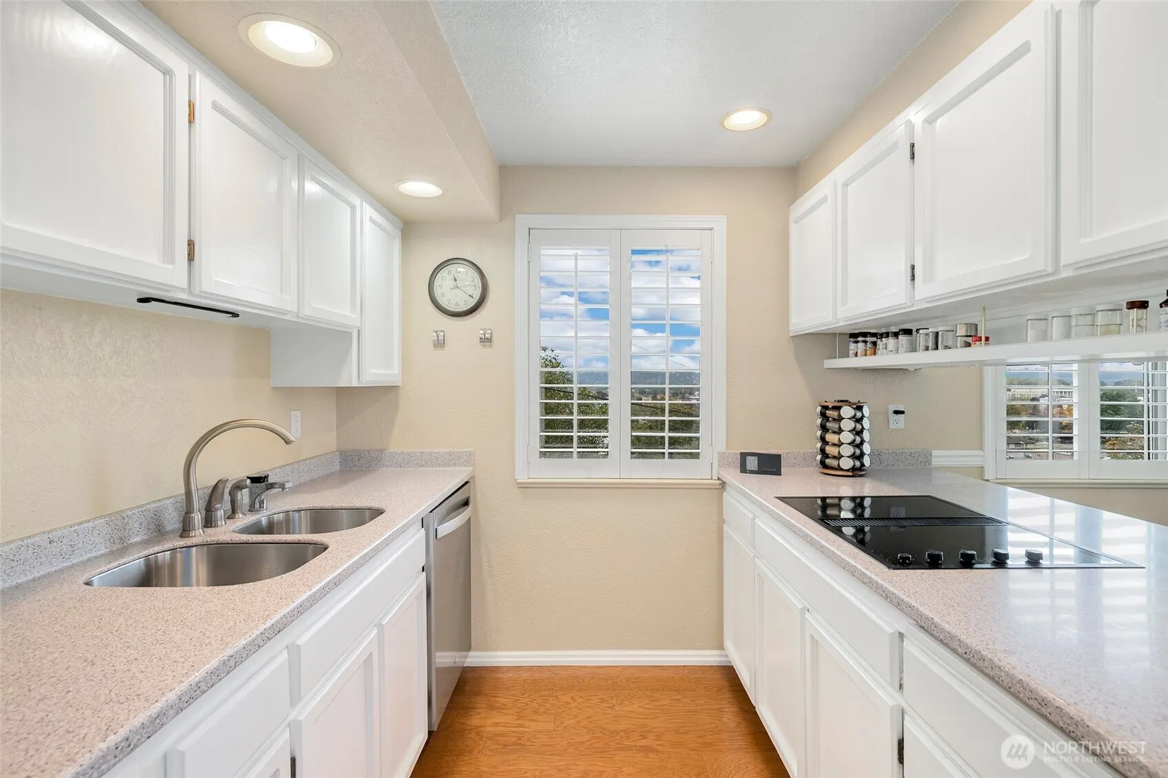 317 Kennebeck Avenue S #204, Kent, WA 98030