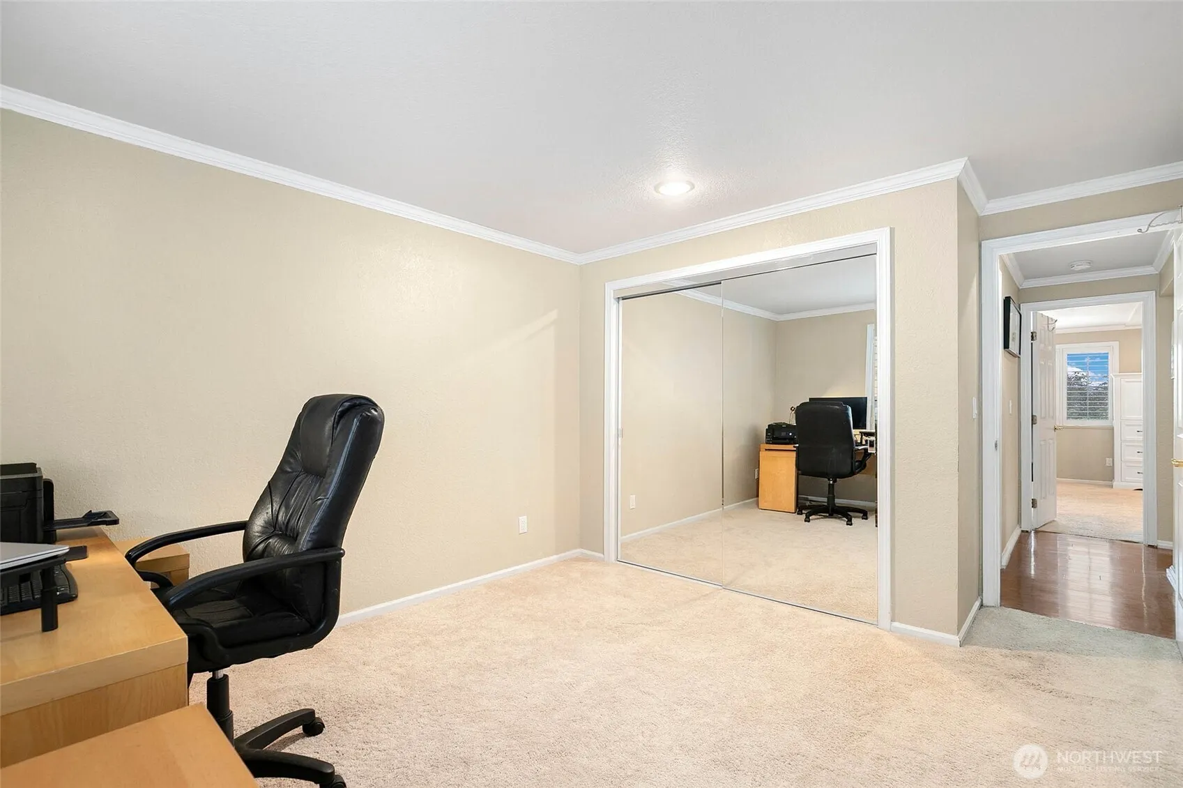 317 Kennebeck Avenue S #204, Kent, WA 98030