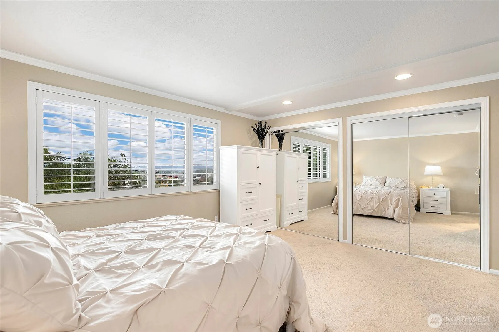 317 Kennebeck Avenue S #204, Kent, WA 98030