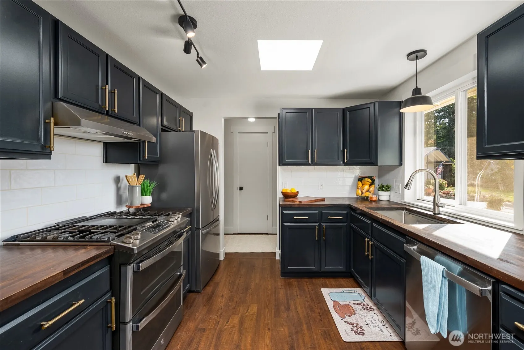 9628 S 214th Street , Kent, WA 98031