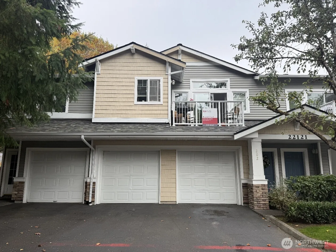 22121 41st Place S #202, Kent, WA 98032