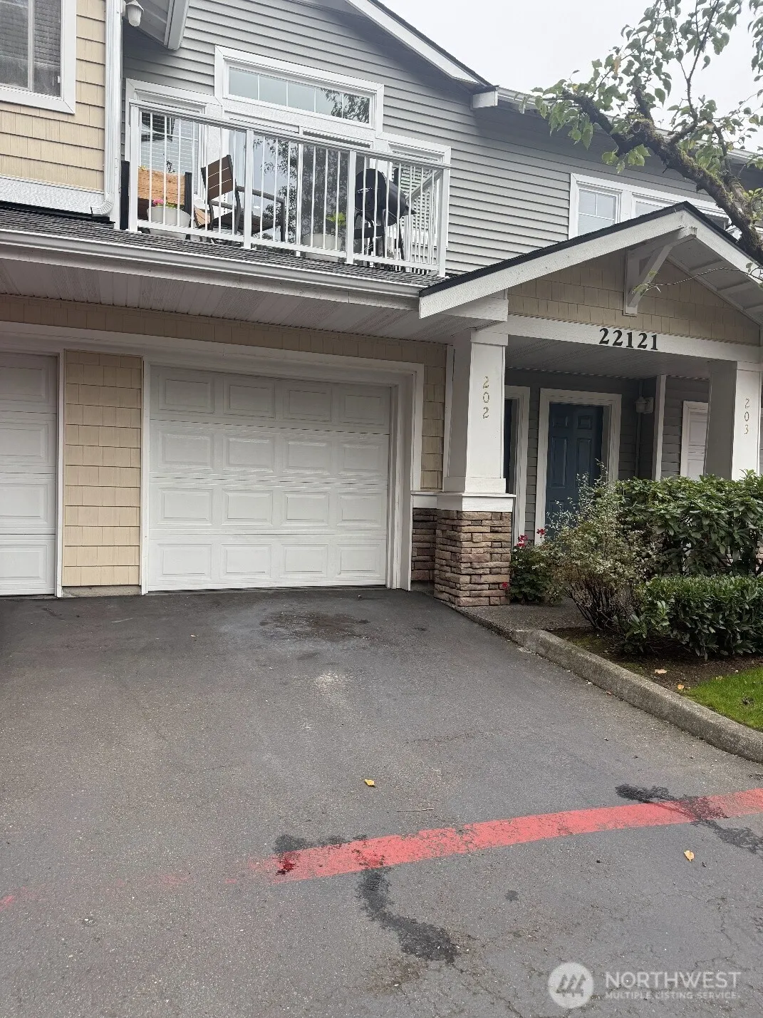 22121 41st Place S #202, Kent, WA 98032