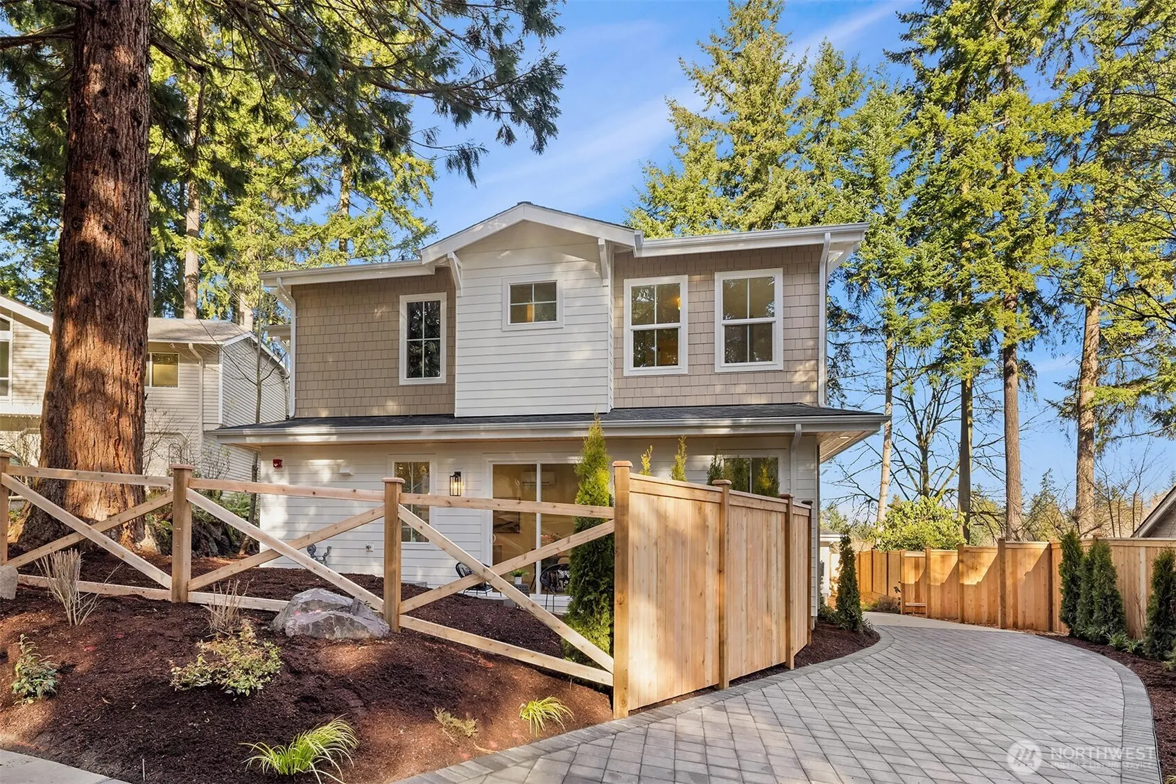 11814 - 11810 NE 103rd Place , Kirkland, WA 98033