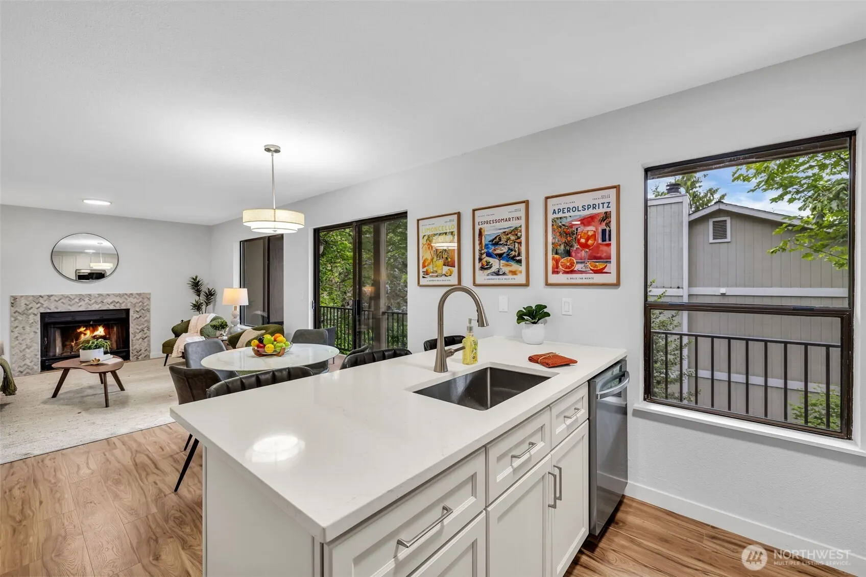 11701 100th Avenue NE #4, Kirkland, WA 98034