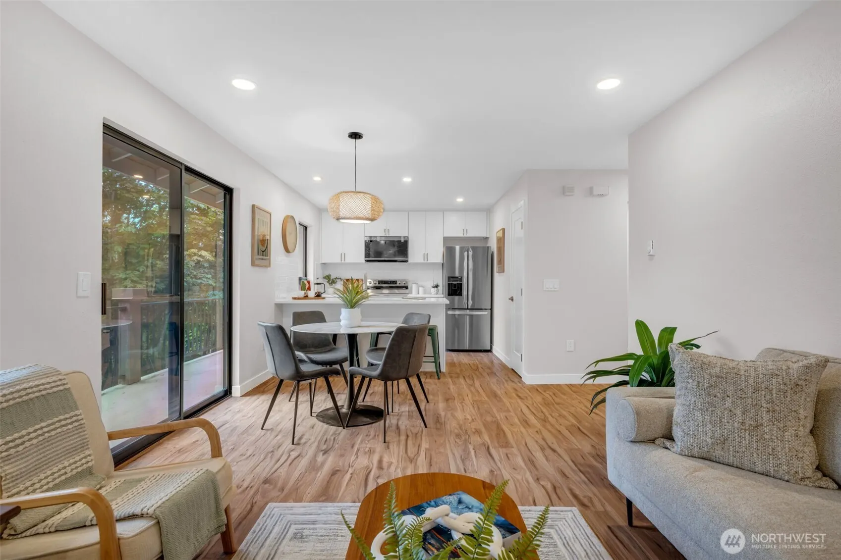 11701 100th Avenue NE #4, Kirkland, WA 98034