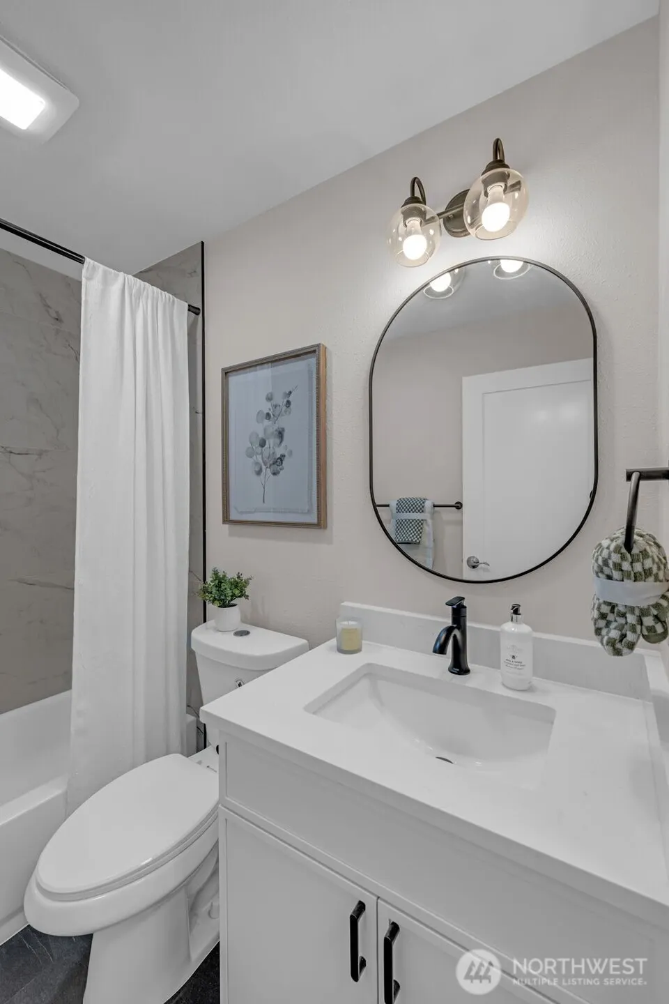 11701 100th Avenue NE #4, Kirkland, WA 98034