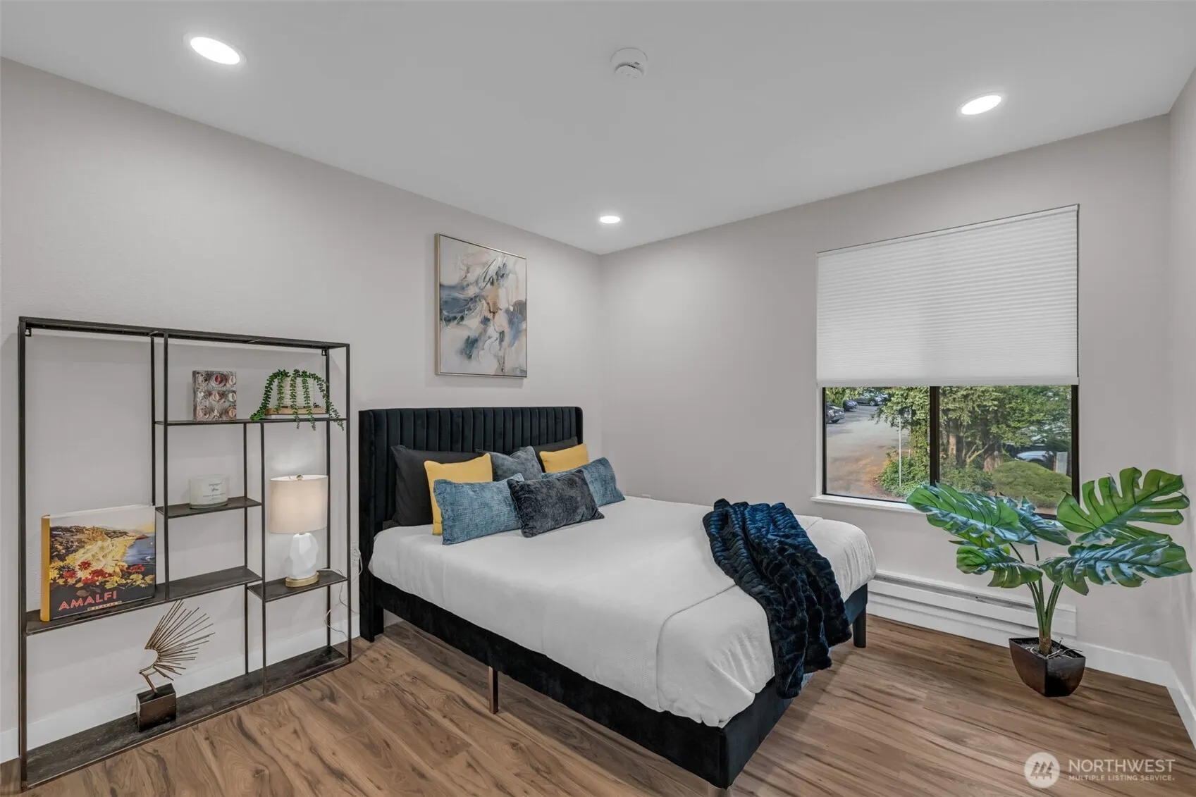 11701 100th Avenue NE #4, Kirkland, WA 98034