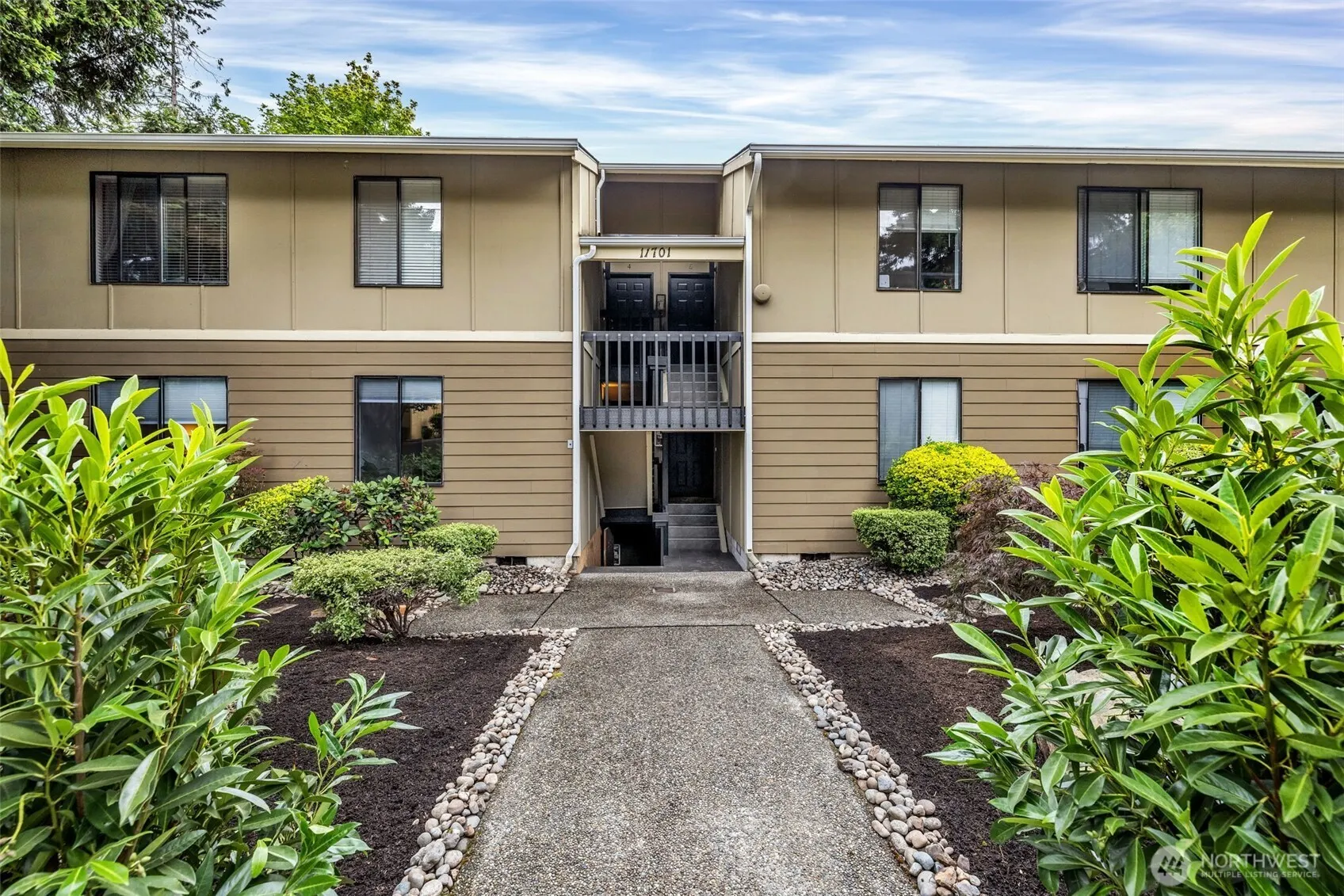 11701 100th Avenue NE #4, Kirkland, WA 98034