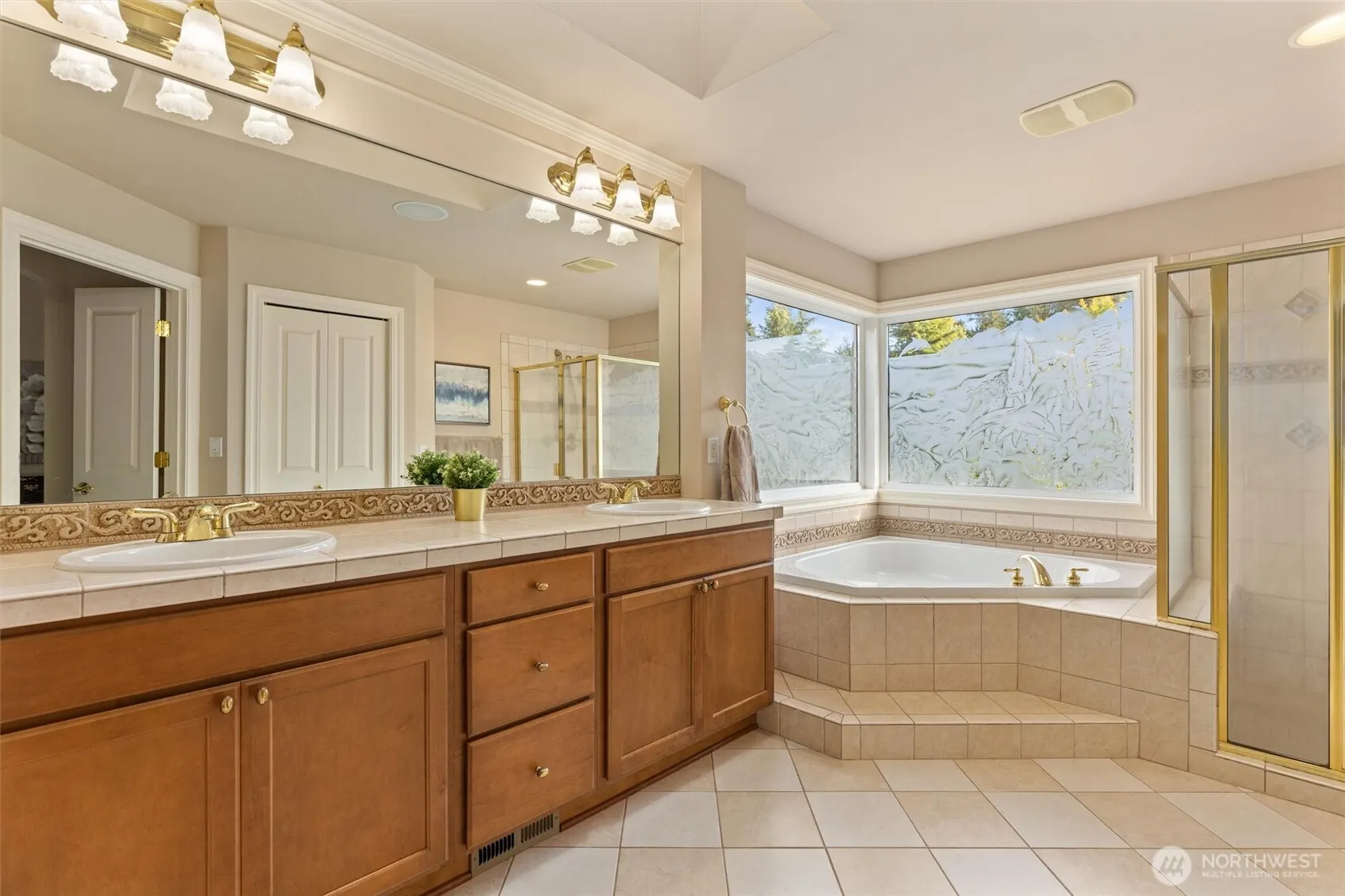 22307 NE 6th Court , Sammamish, WA 98074