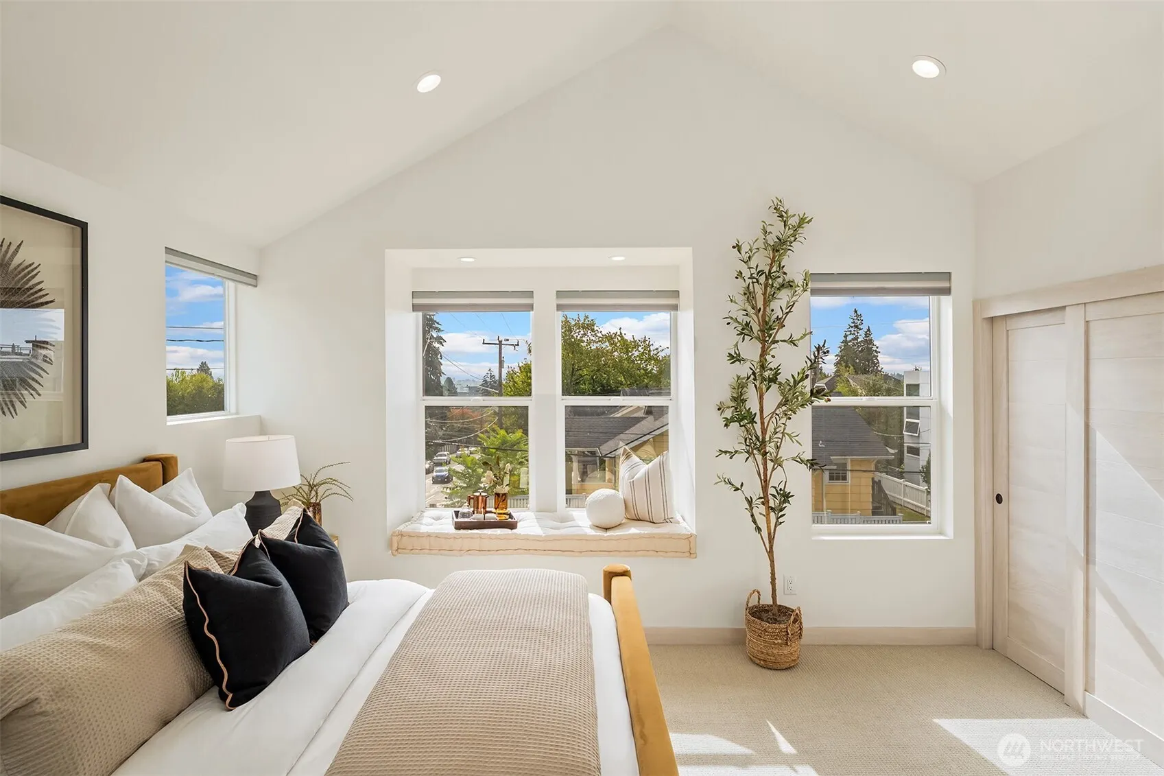 1036 NE 72nd Street , Seattle, WA 98115