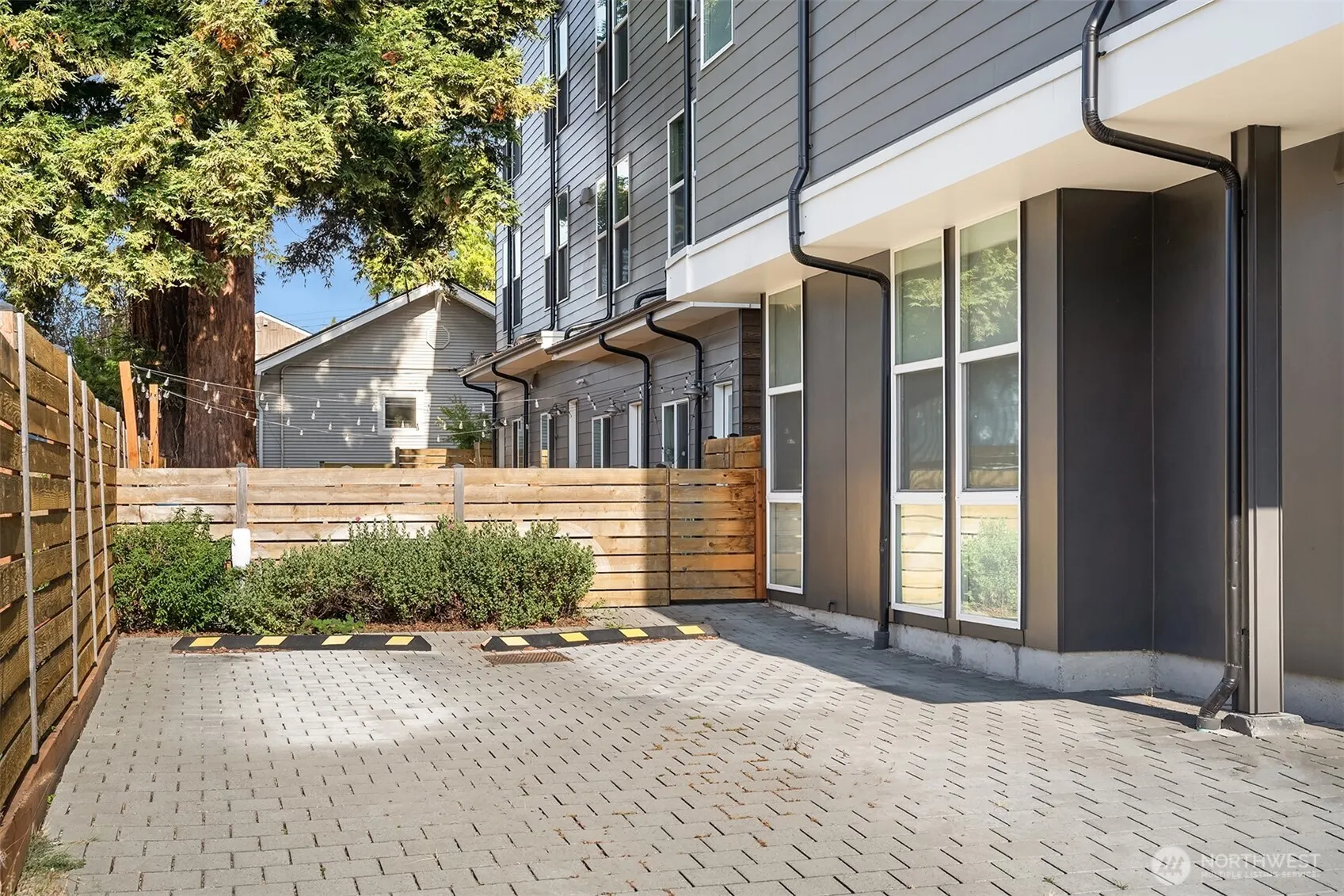 1036 NE 72nd Street , Seattle, WA 98115