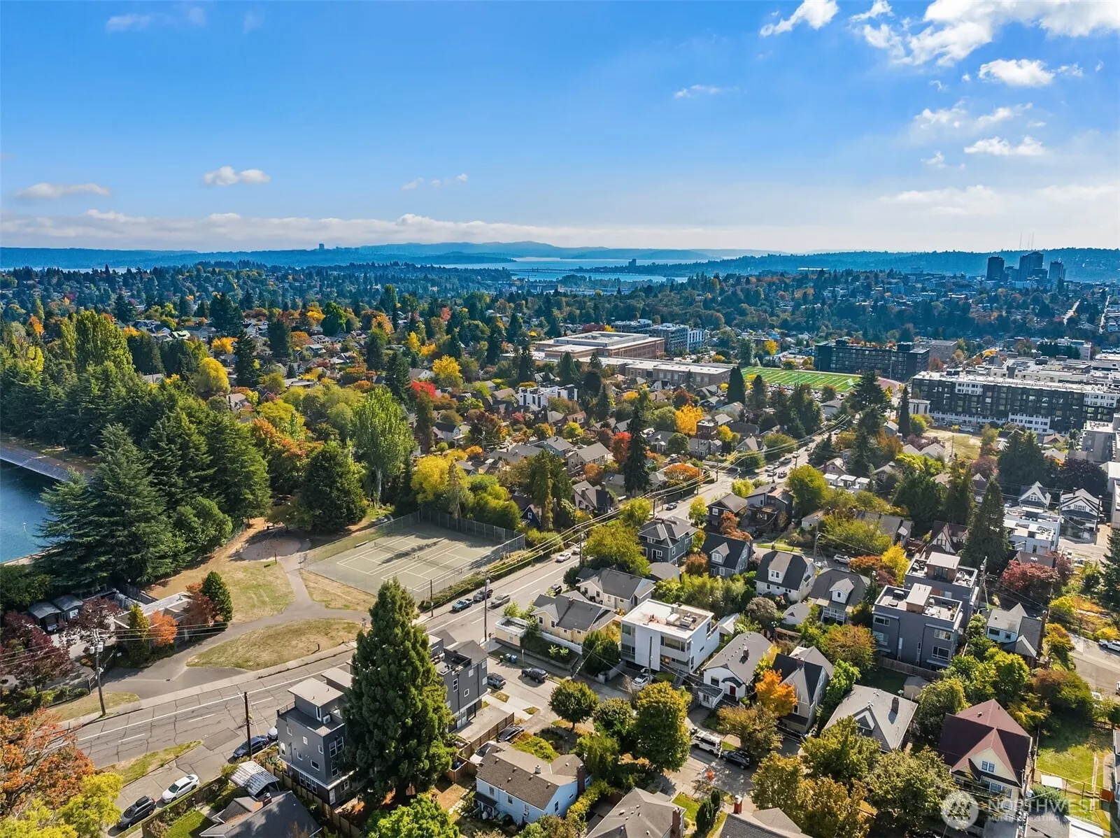 1036 NE 72nd Street , Seattle, WA 98115