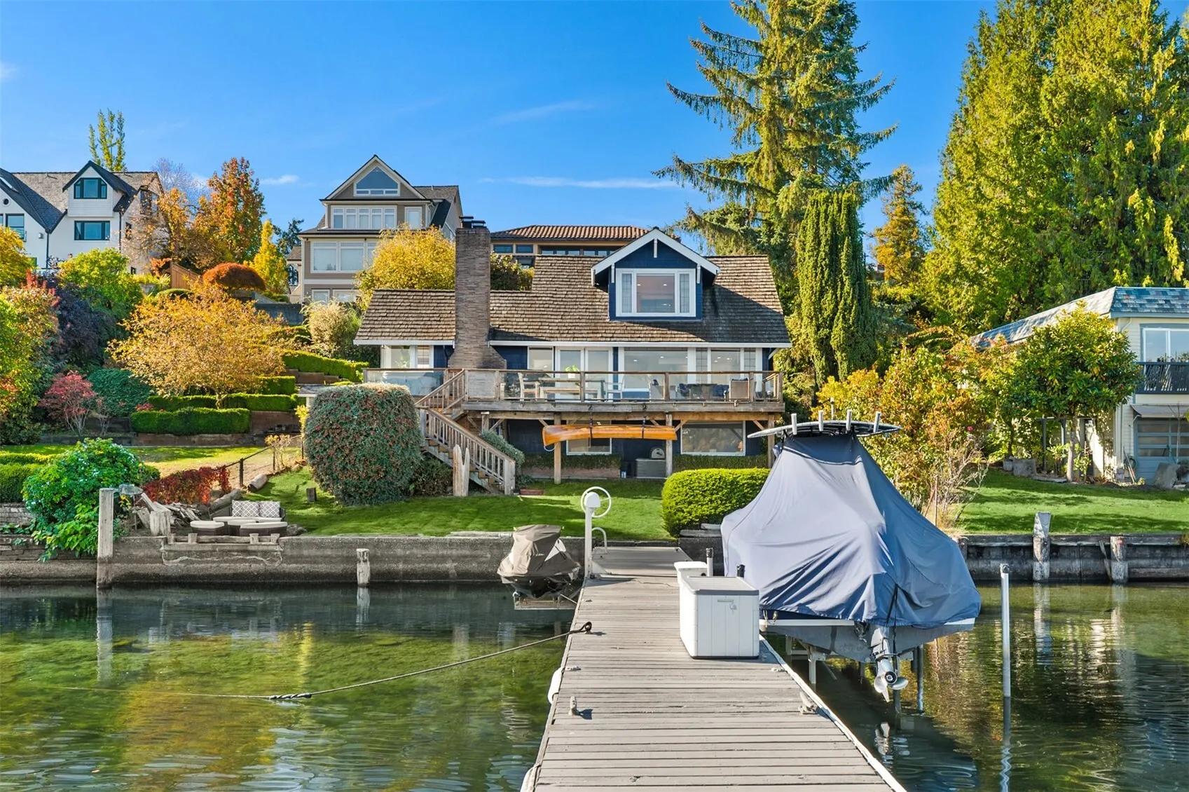 8428 Island Drive S, Seattle, WA 98118