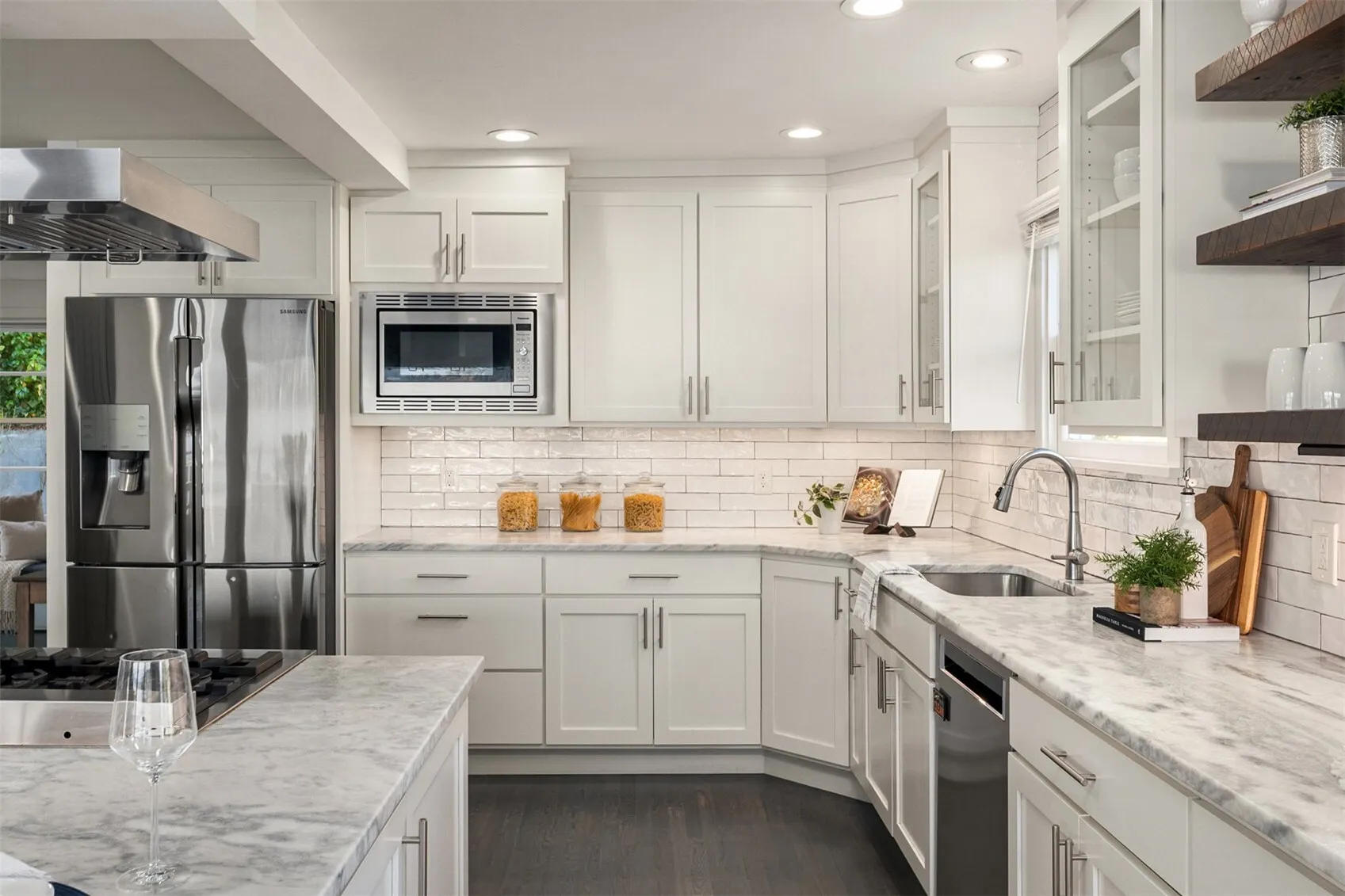 8428 Island Drive S, Seattle, WA 98118