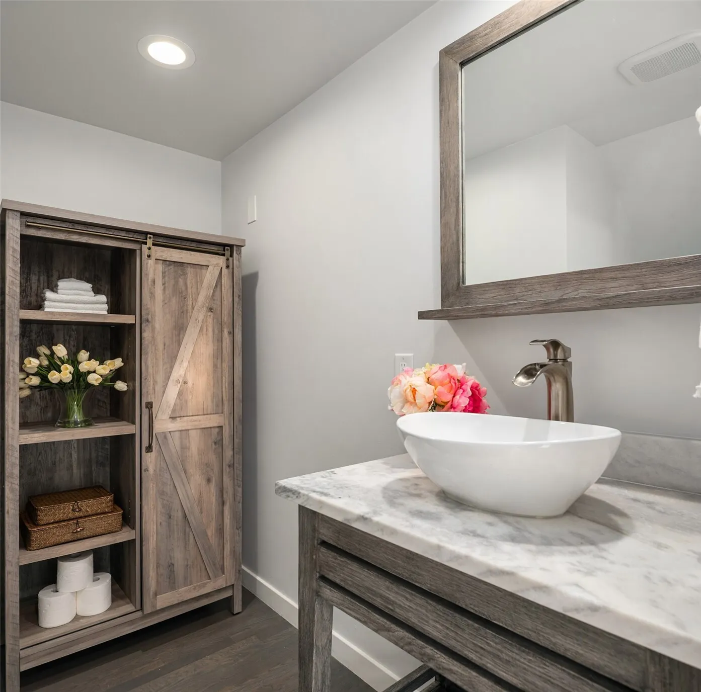 8428 Island Drive S, Seattle, WA 98118