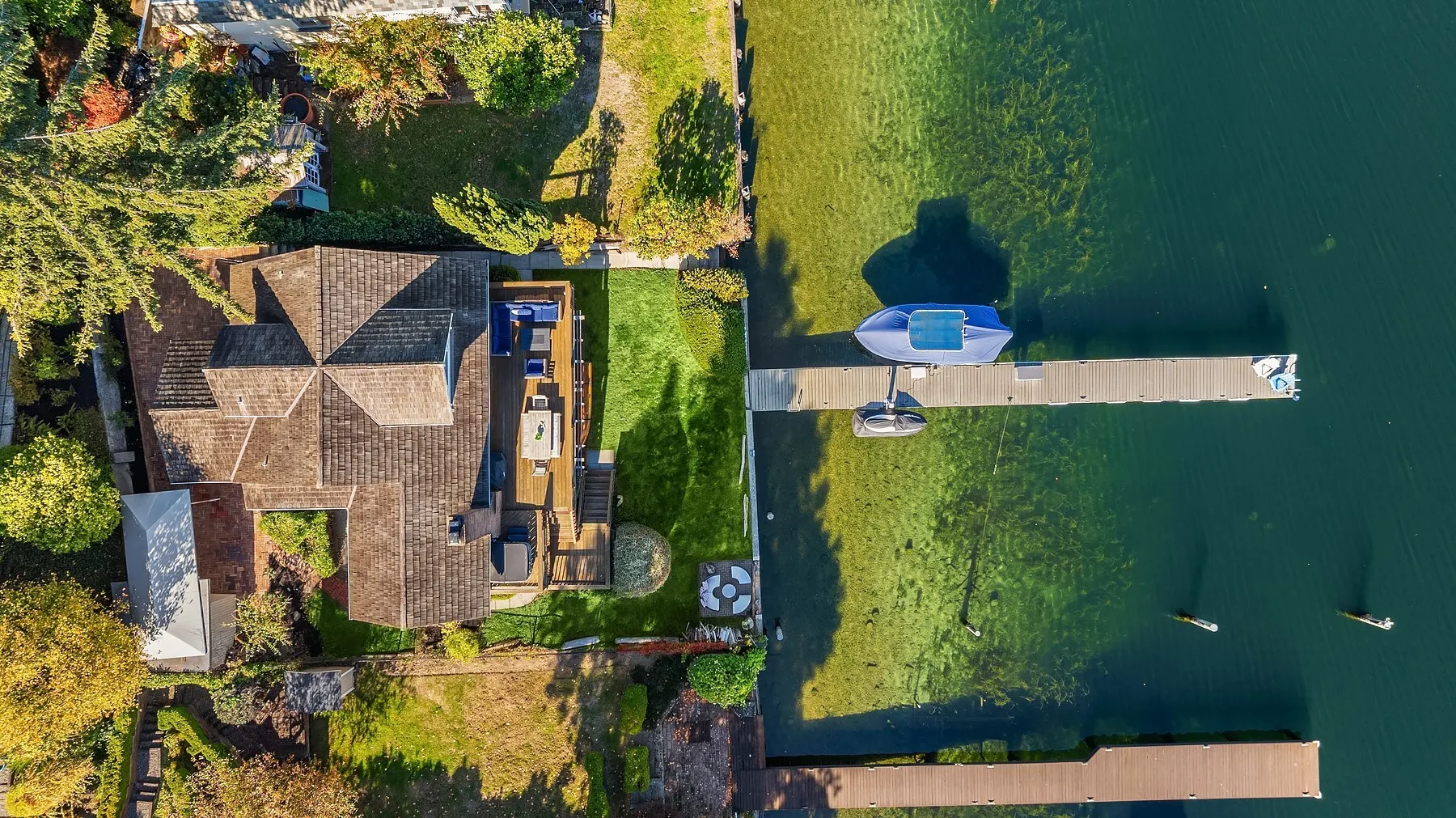 8428 Island Drive S, Seattle, WA 98118