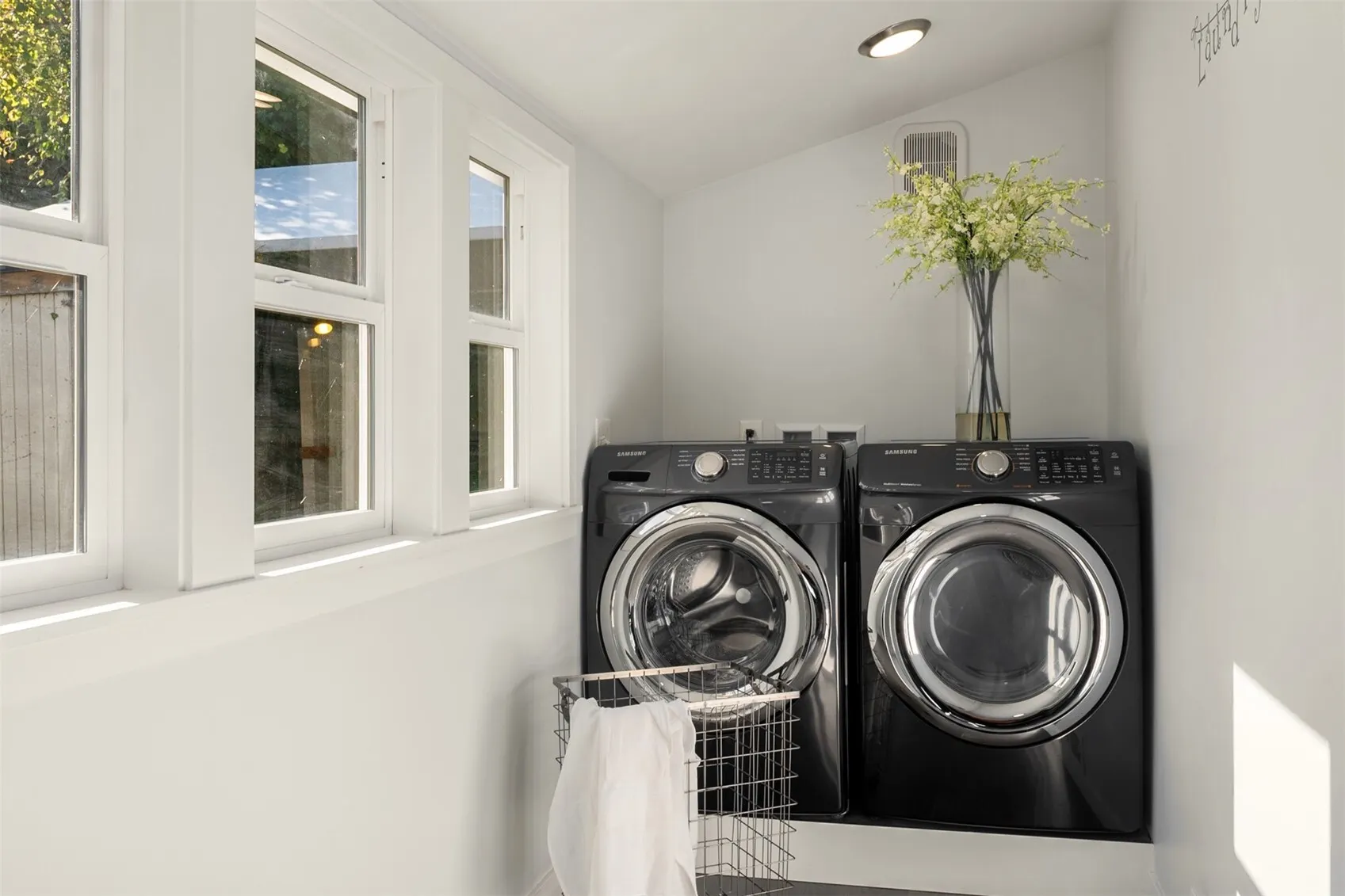 8428 Island Drive S, Seattle, WA 98118