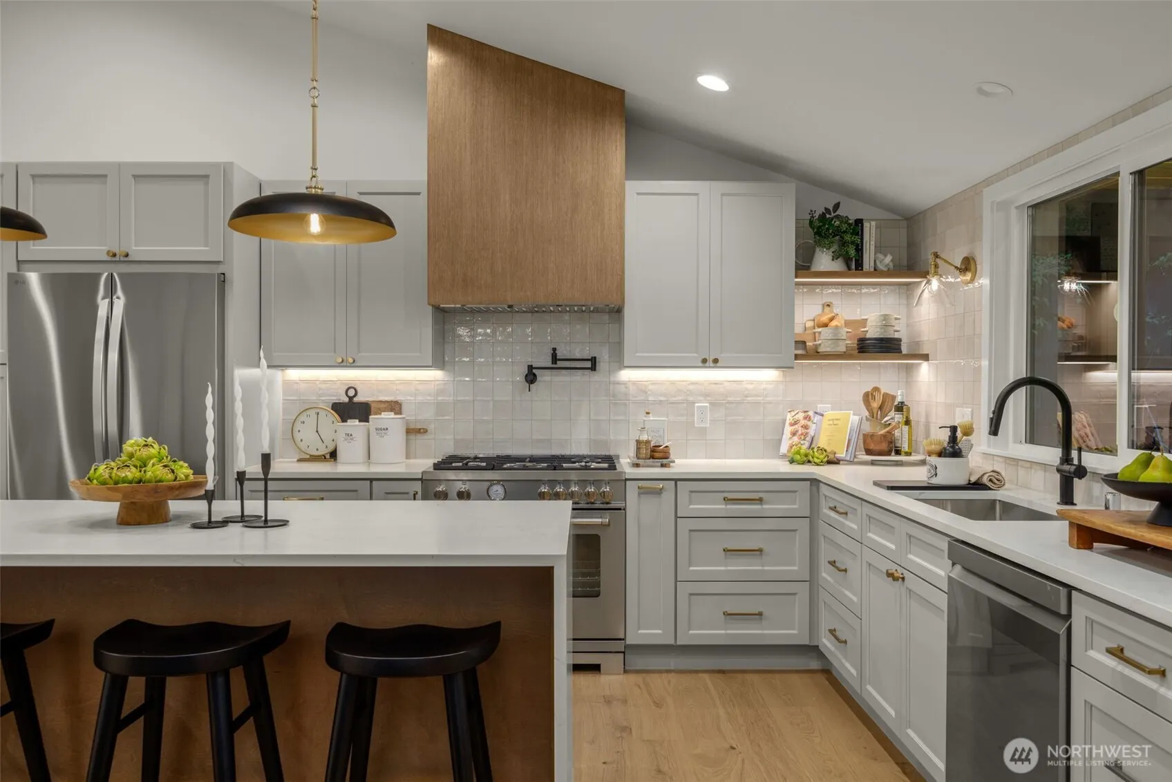 10836 NE 12th Place , Bellevue, WA 98004