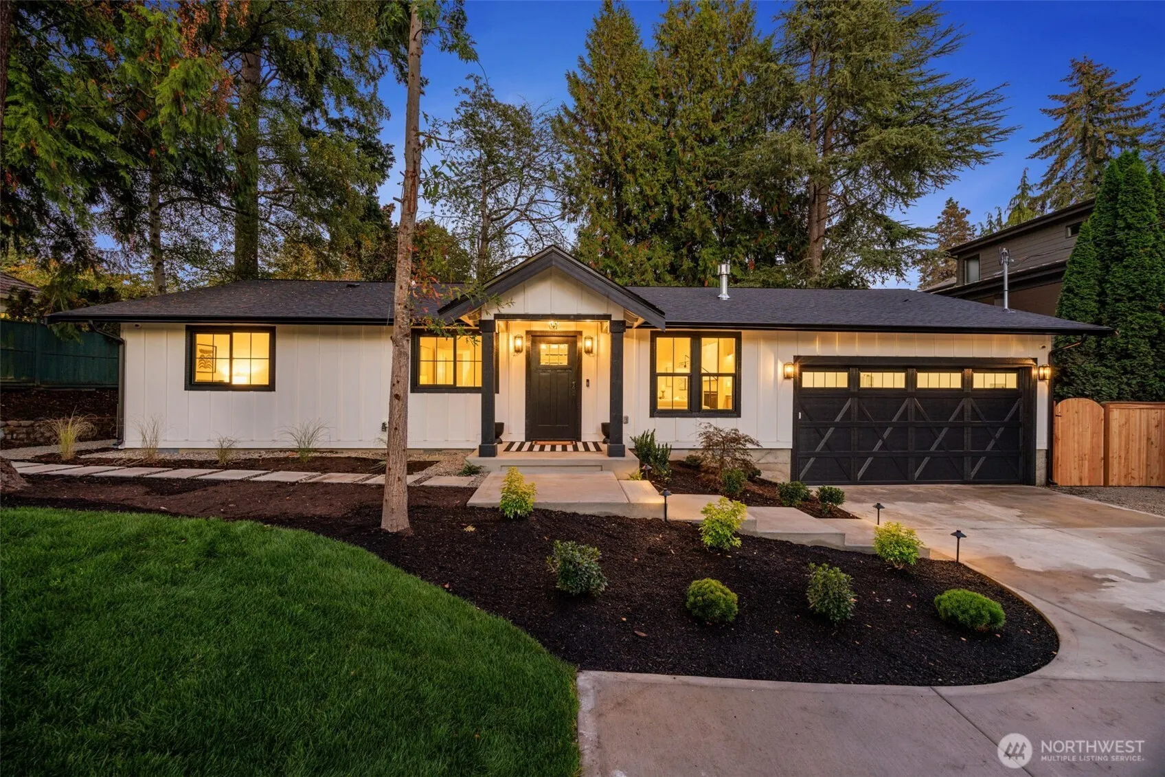 10836 NE 12th Place , Bellevue, WA 98004