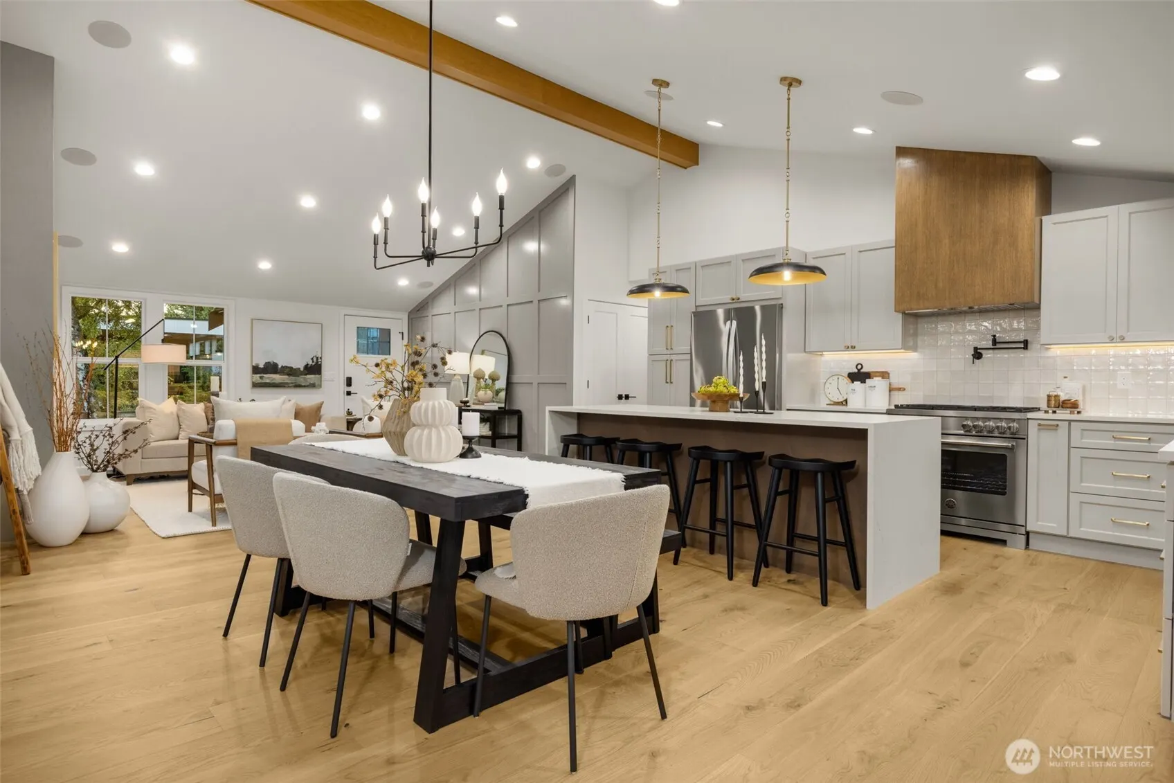 10836 NE 12th Place , Bellevue, WA 98004